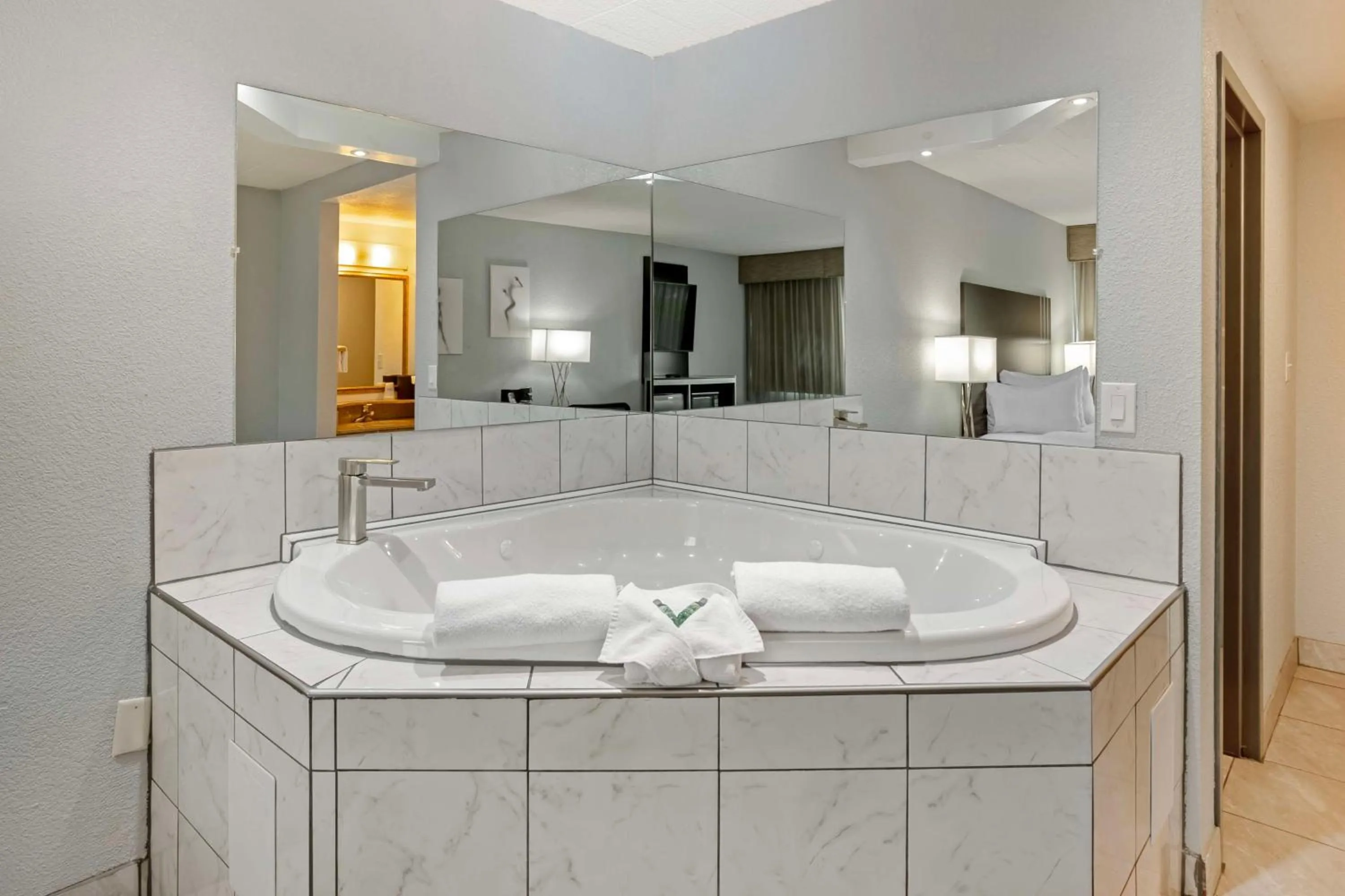 Bedroom in Best Western Plus Reading Inn & Suites