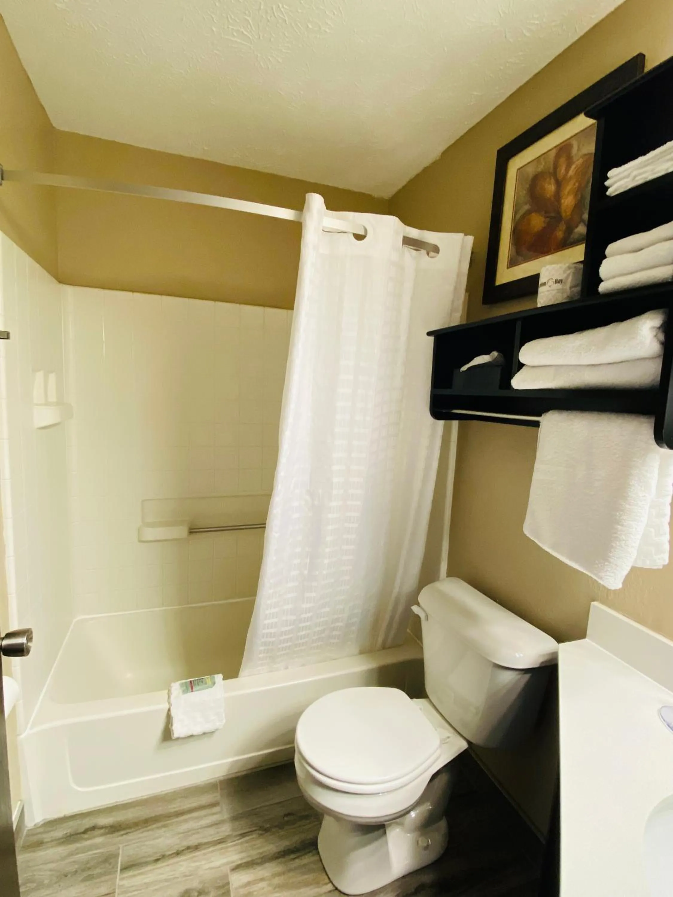 Bathroom in Best Western Edinburgh/Columbus