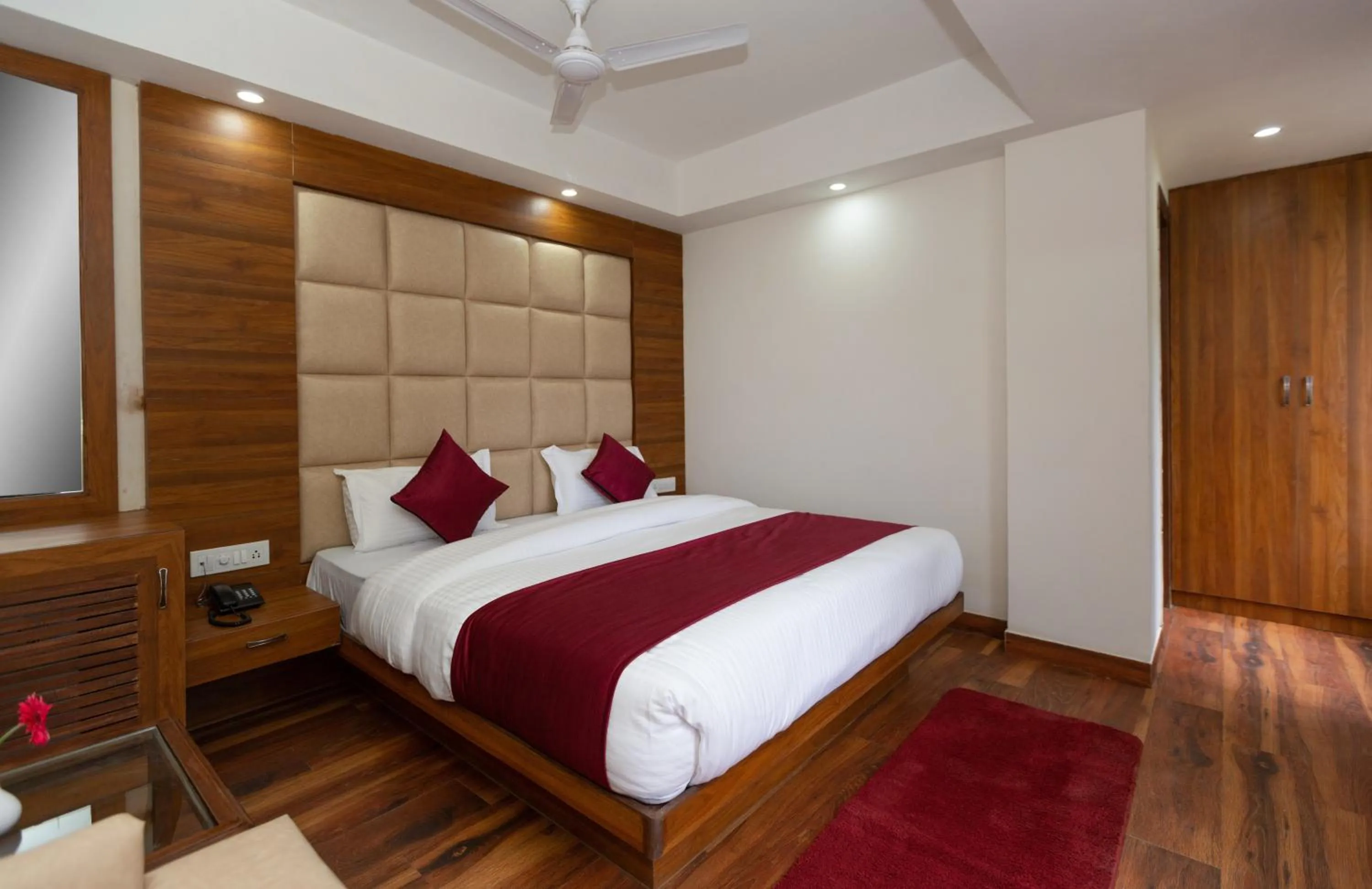 Photo of the whole room, Bed in Hotel Wild Wood