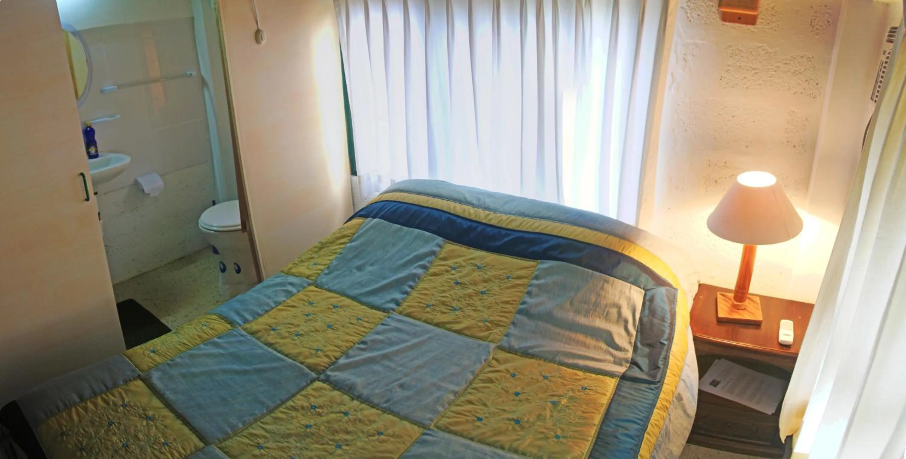 Double Room - single occupancy in Galapagos Chalet