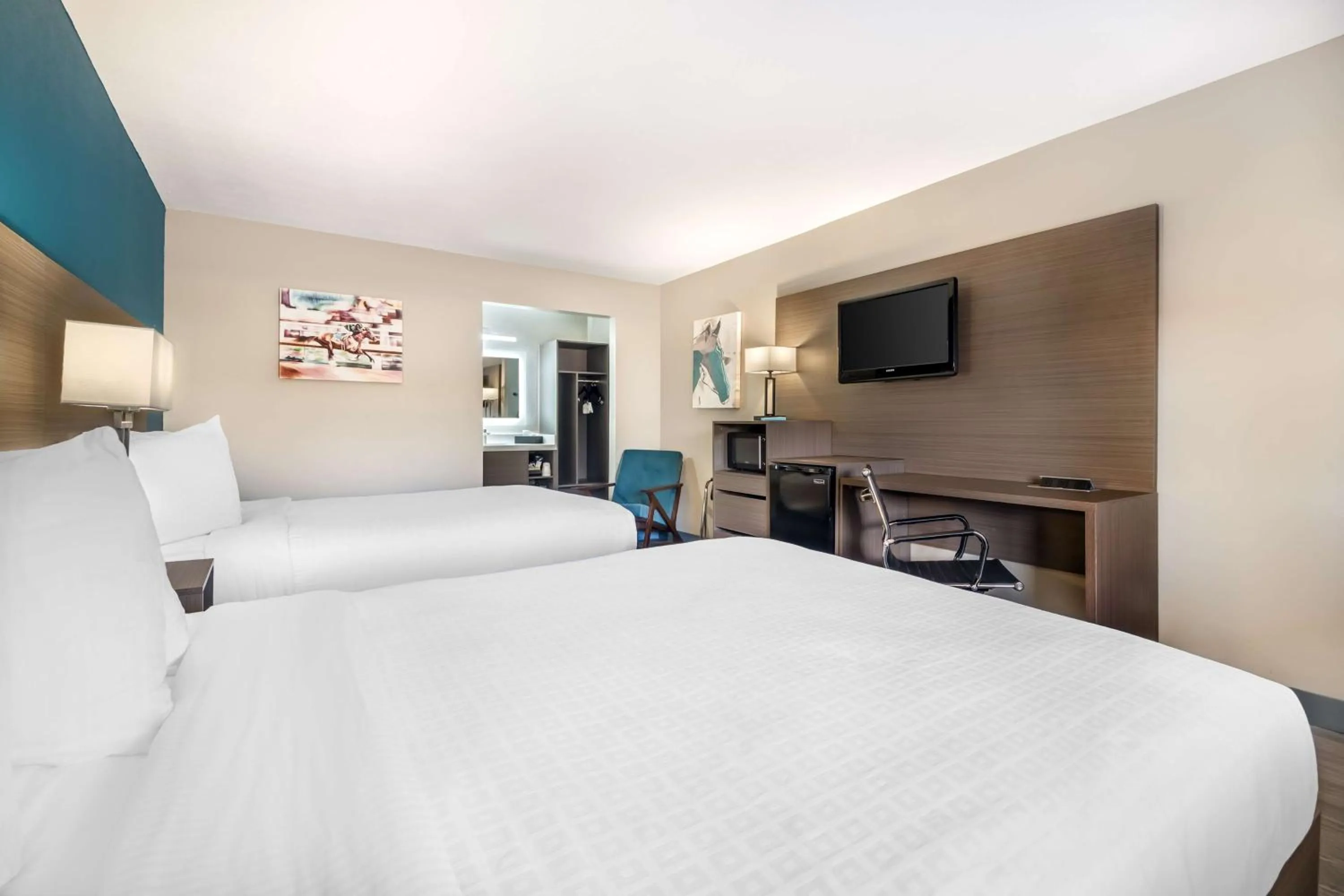 Bedroom, Bed in Best Western Green Tree Inn