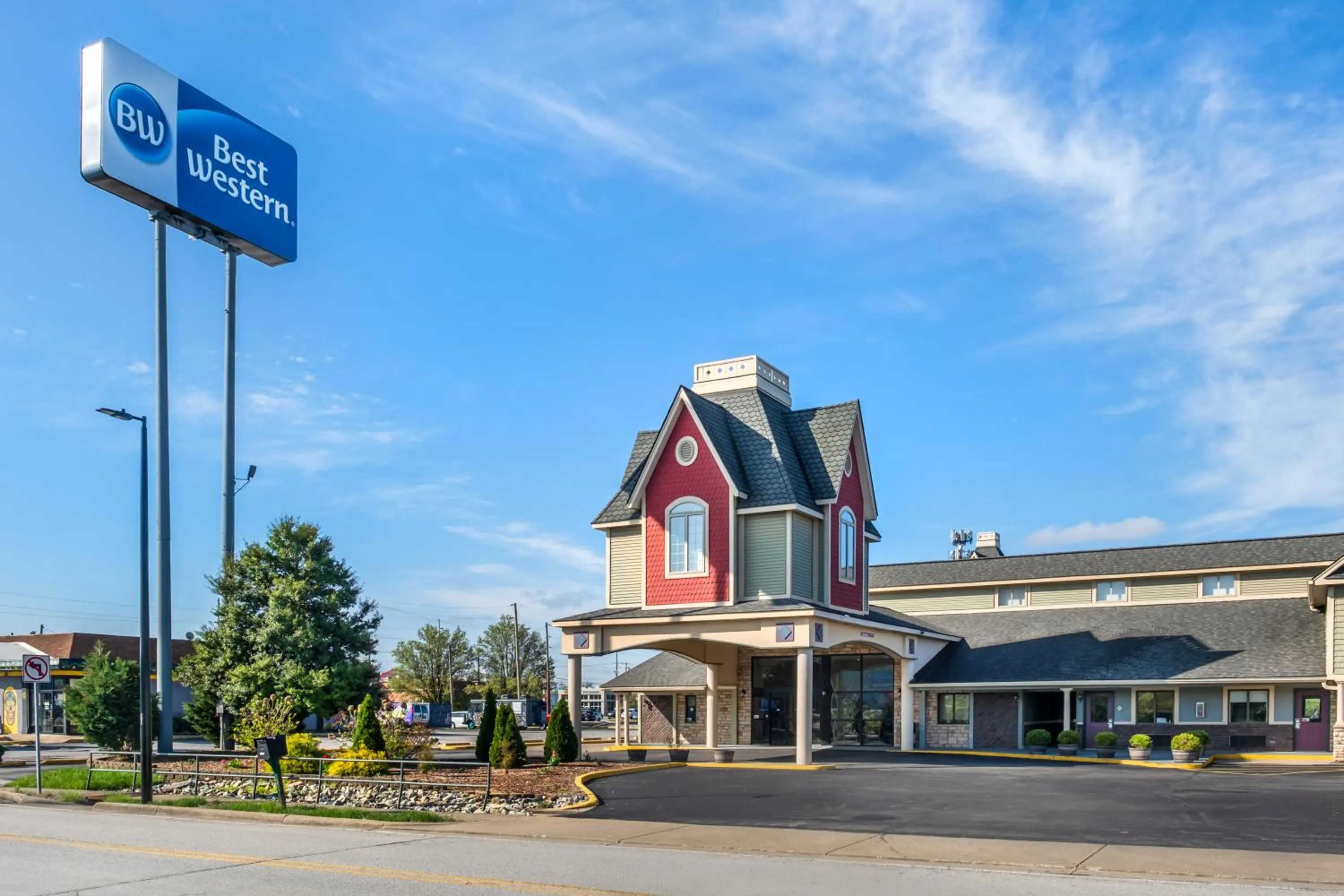 Property building in Best Western Green Tree Inn