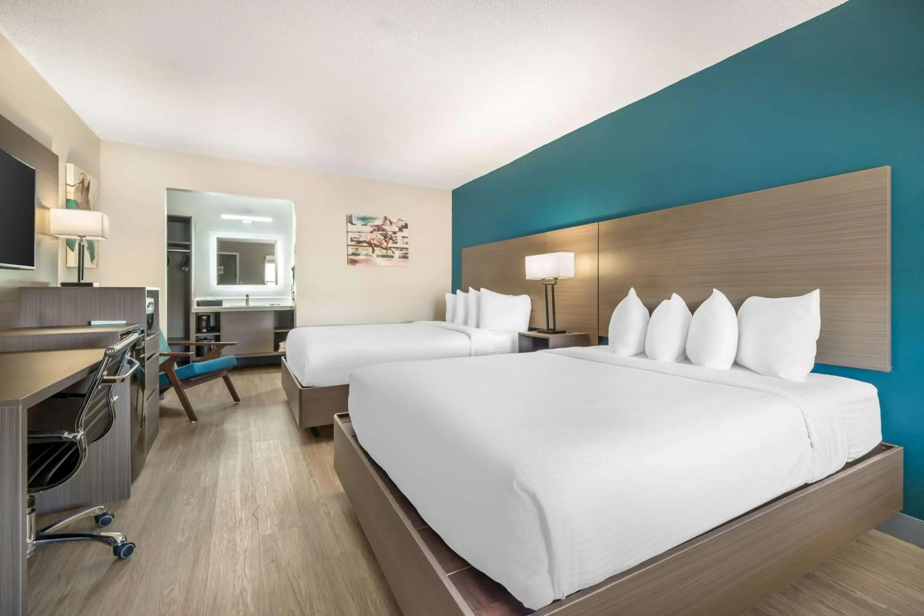 Queen Room with Two Queen Beds - Non-Smoking in Best Western Green Tree Inn Queen Room with Two Queen Beds - Non-Smoking in Best Western Green Tree Inn