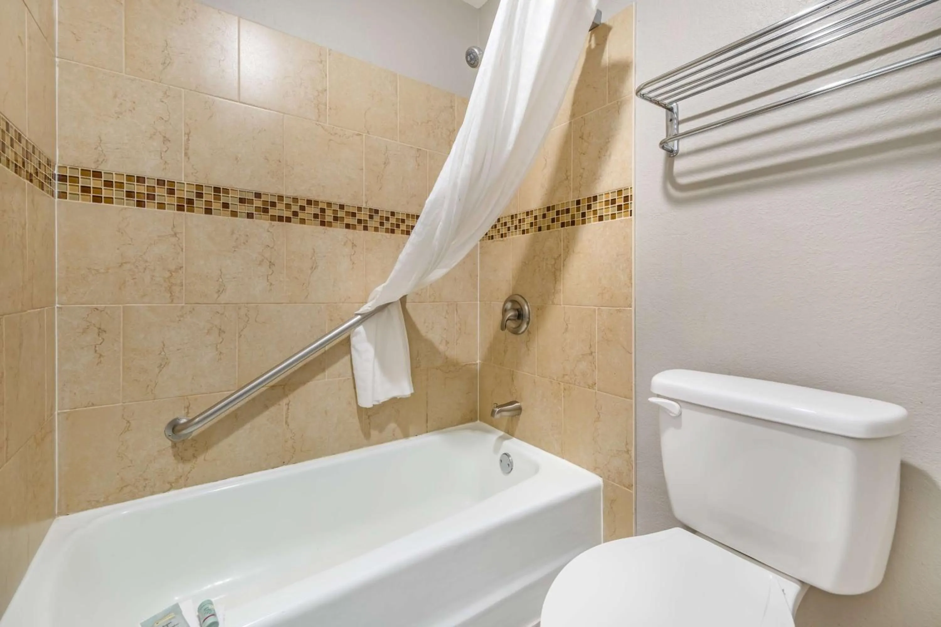 Bathroom in Best Western Green Tree Inn