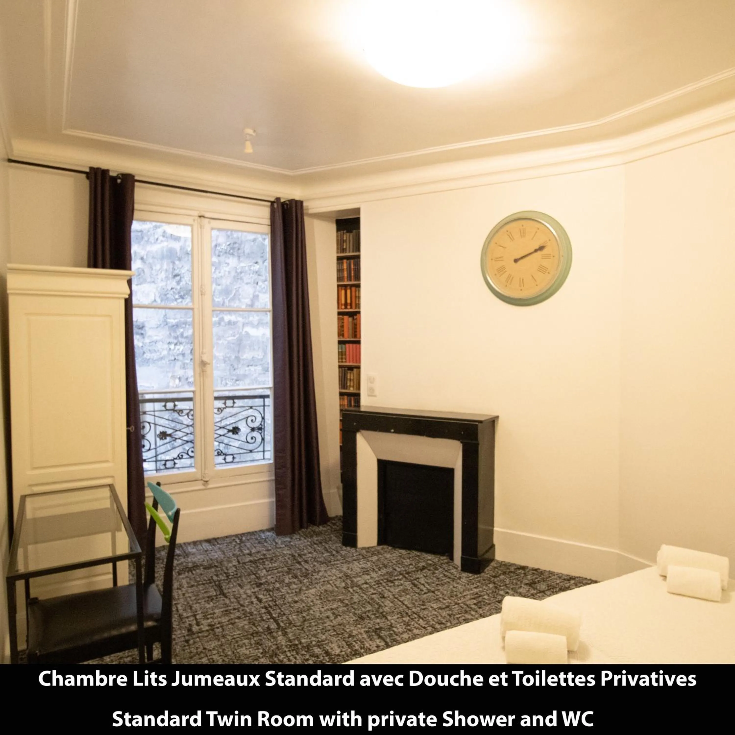 Bedroom in Port Royal Hotel