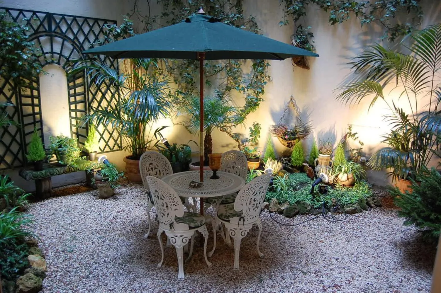 Patio in Port Royal Hotel