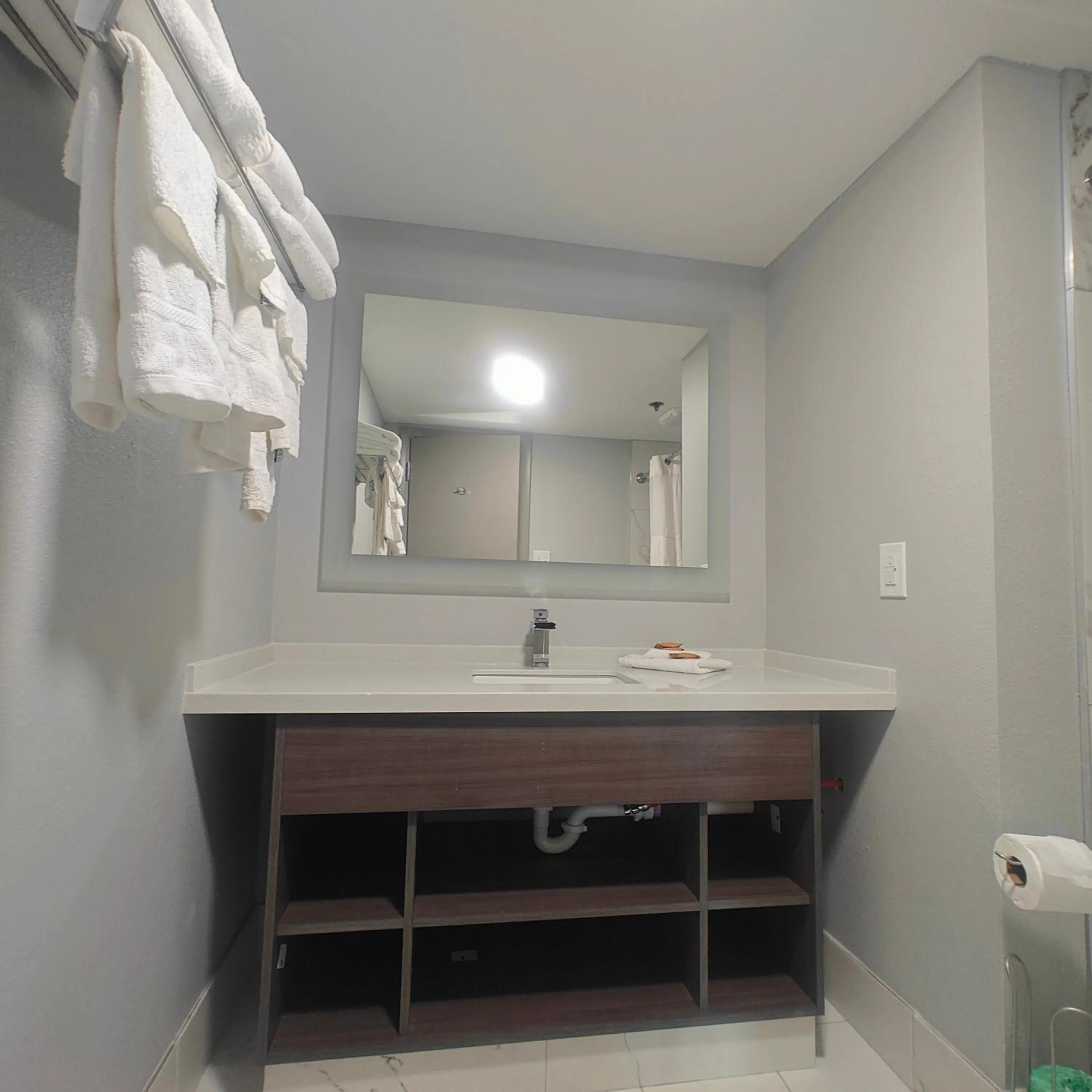 Bathroom in Mountain Vista Inn & Suites - Walking Distance to the Island
