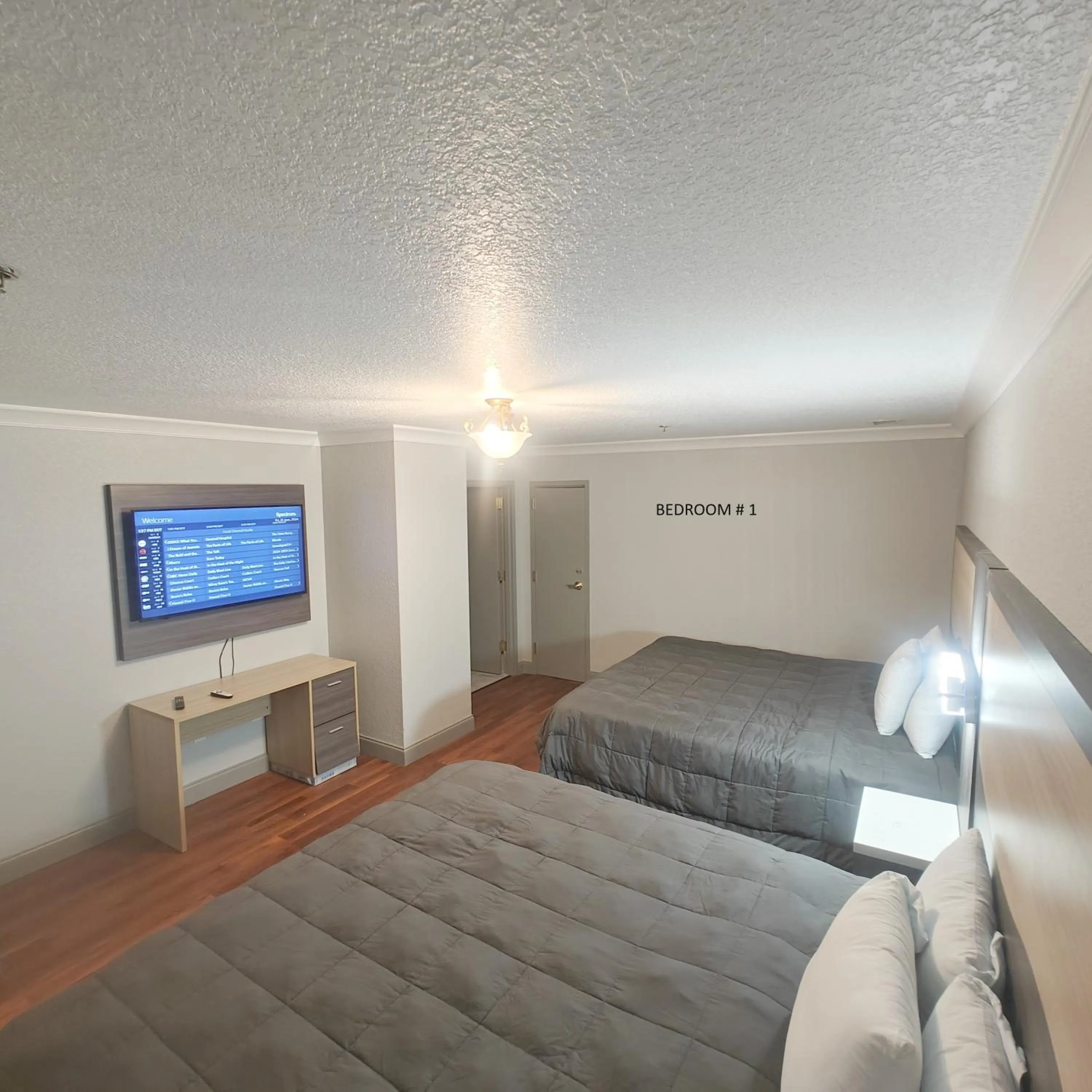 Bed in Mountain Vista Inn & Suites - Walking Distance to the Island