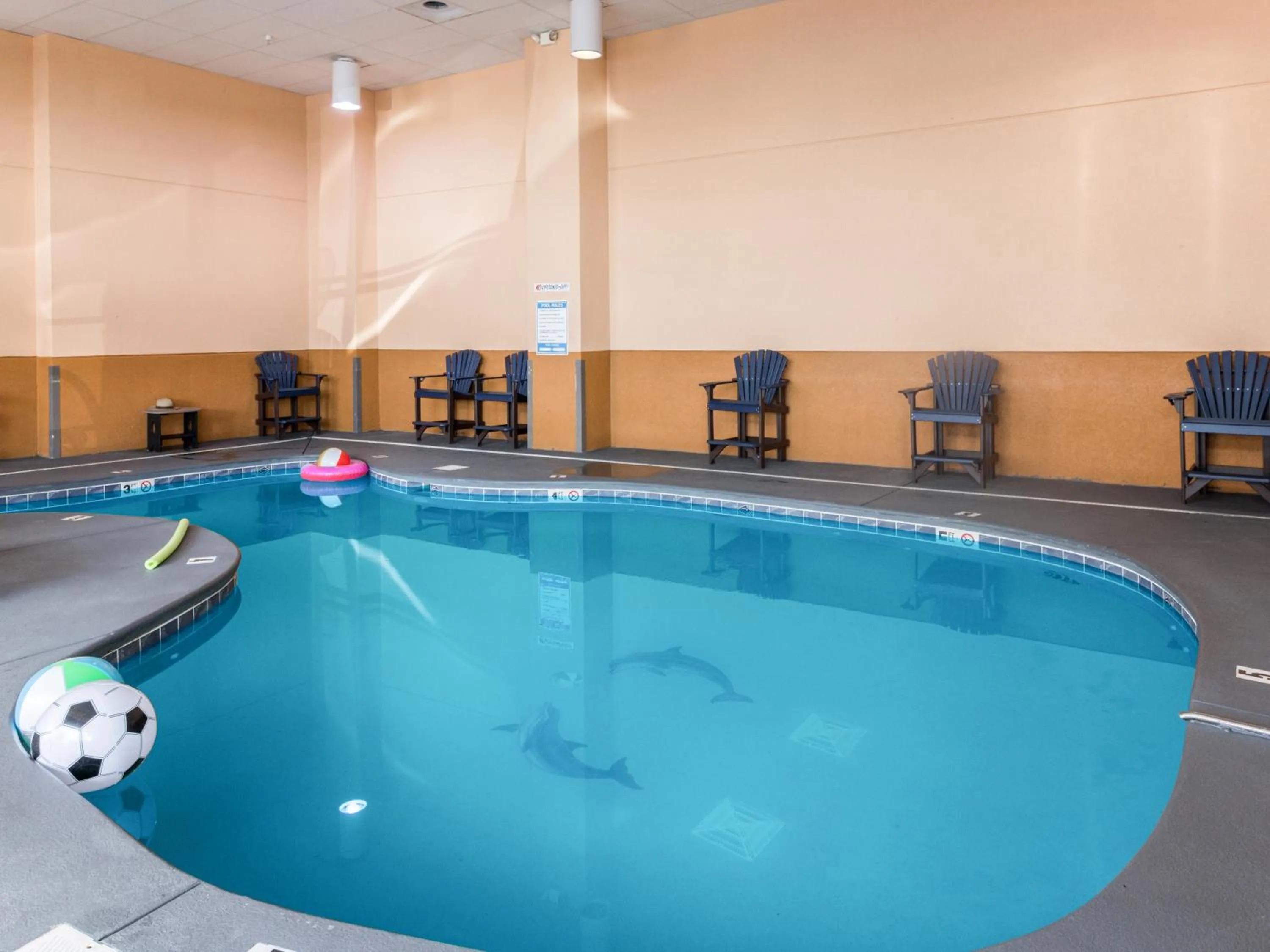 Swimming pool in Mountain Vista Inn & Suites - Walking Distance to the Island