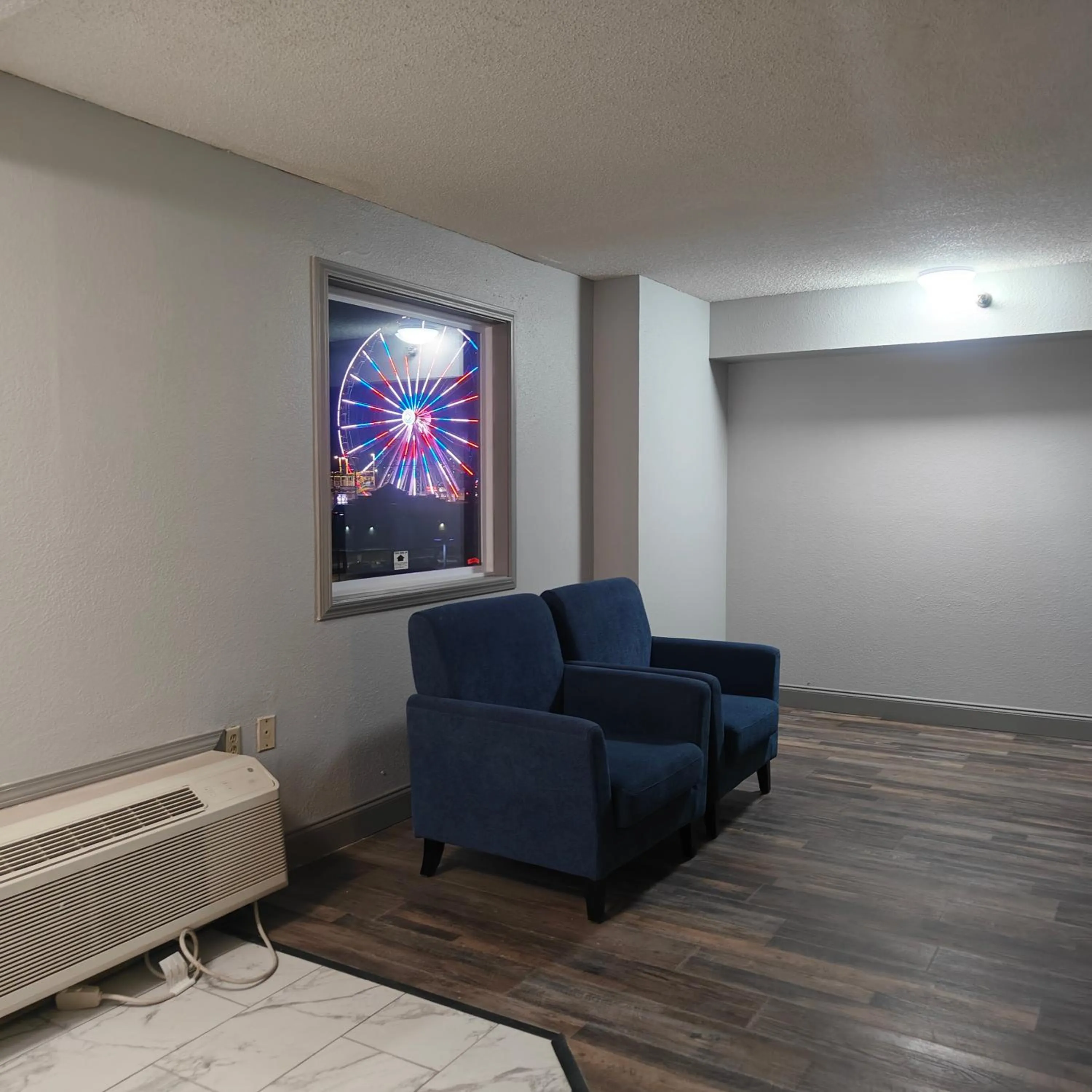TV and multimedia in Mountain Vista Inn & Suites - Walking Distance to the Island