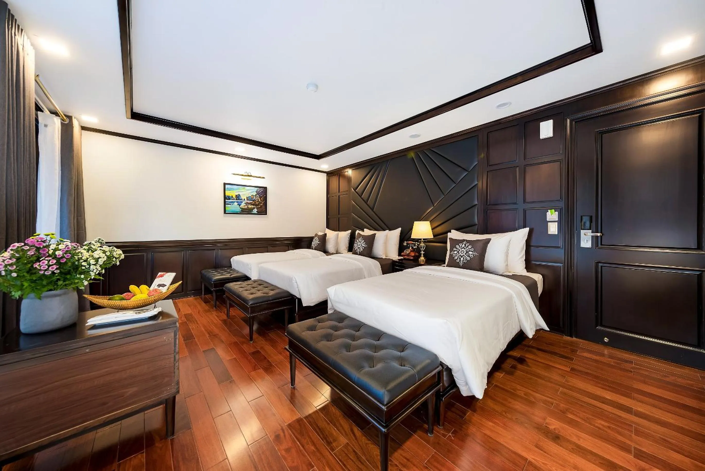 Bedroom, Bed in La Regina Legend Cruise