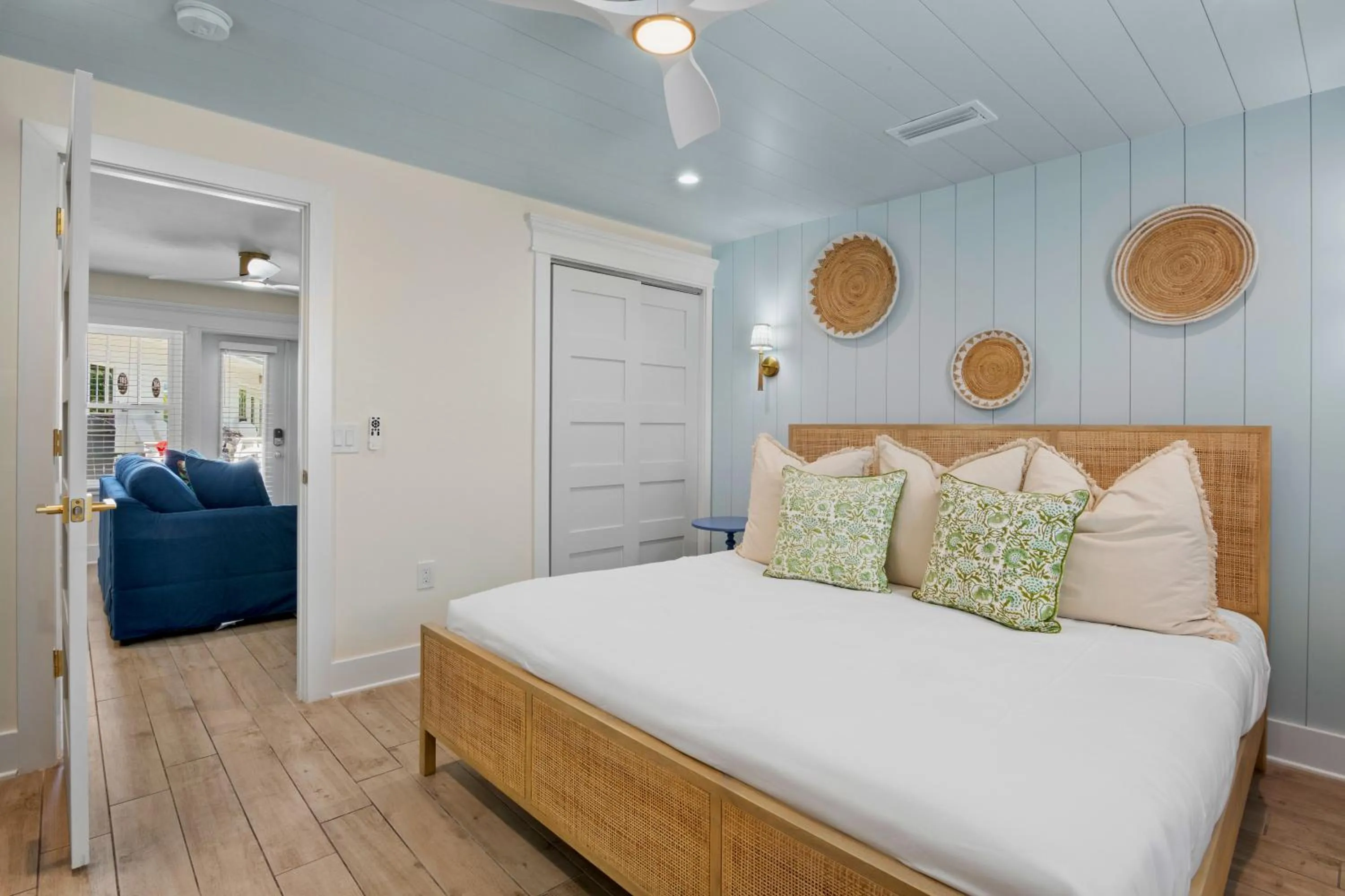 Bed in Tropical Breeze Resort