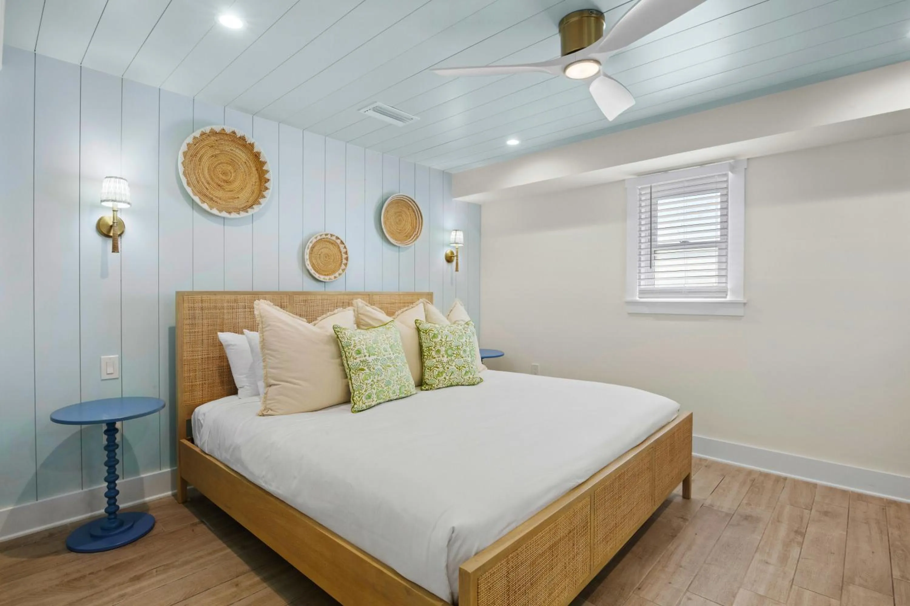 Bed in Tropical Breeze Resort