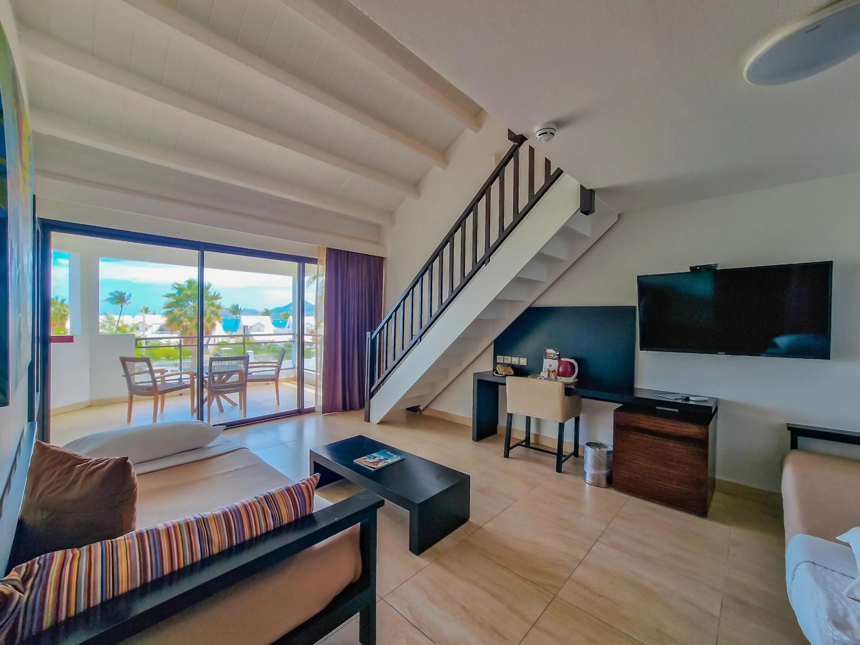 TV and multimedia in Hommage Hotel & Residences