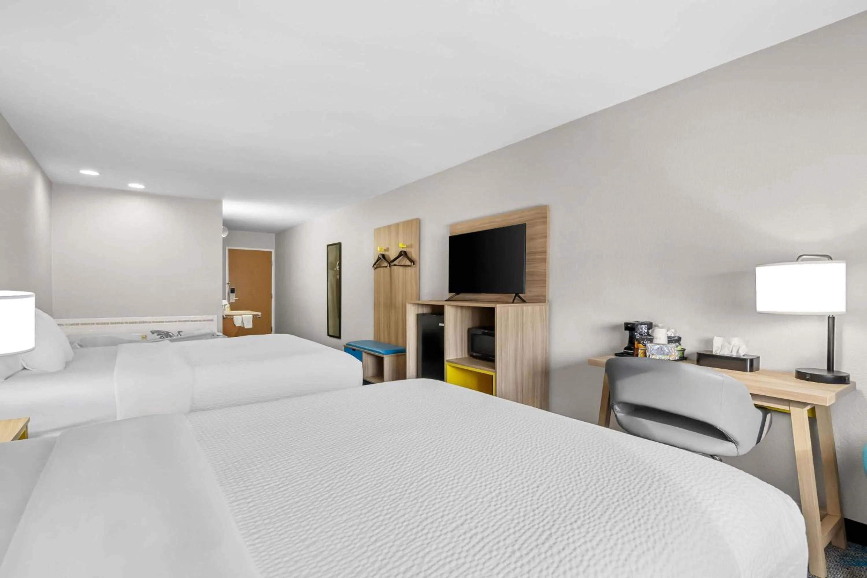 Bath, Bed in Days Inn by Wyndham Imlay City