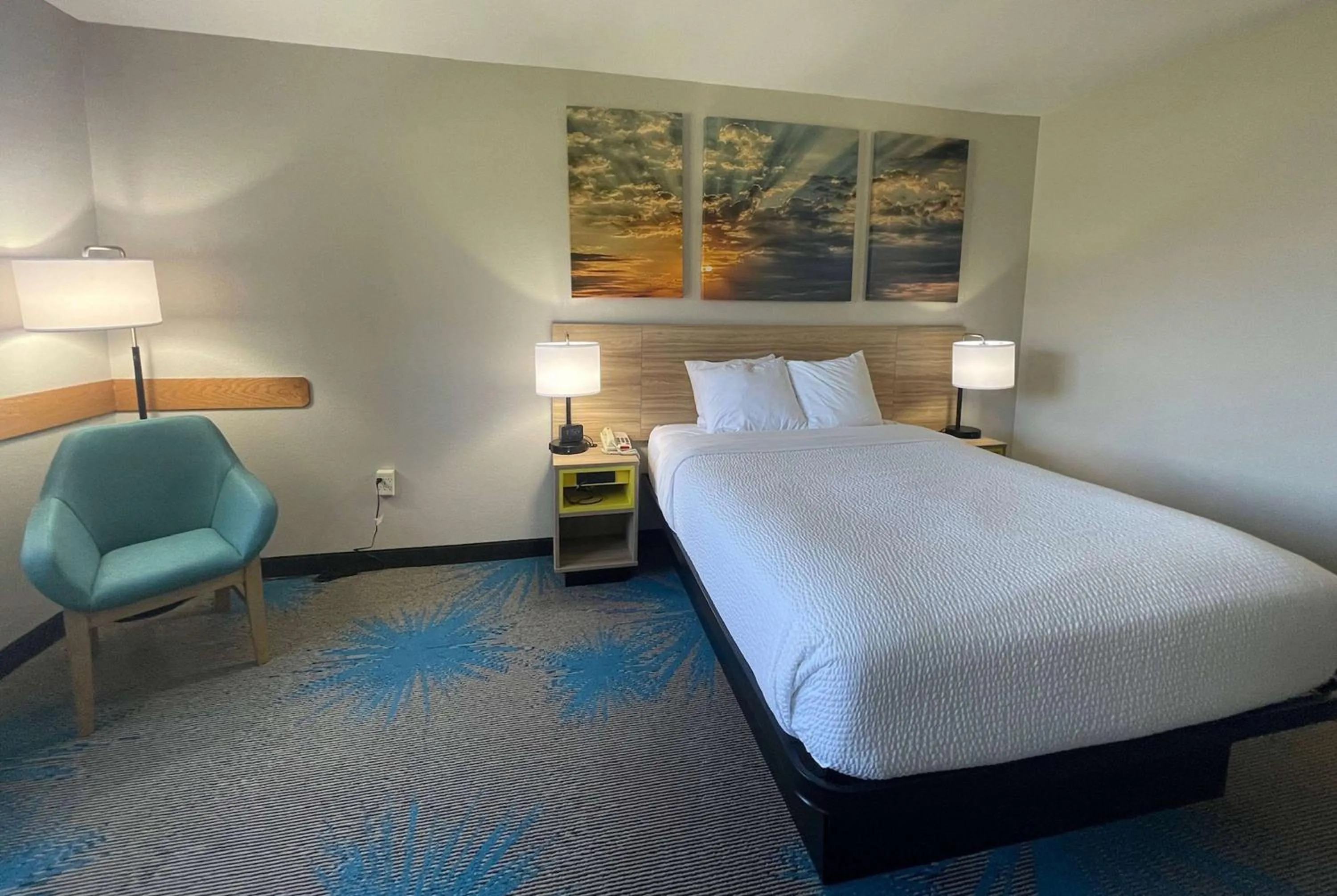 Photo of the whole room, Bed in Days Inn by Wyndham Imlay City