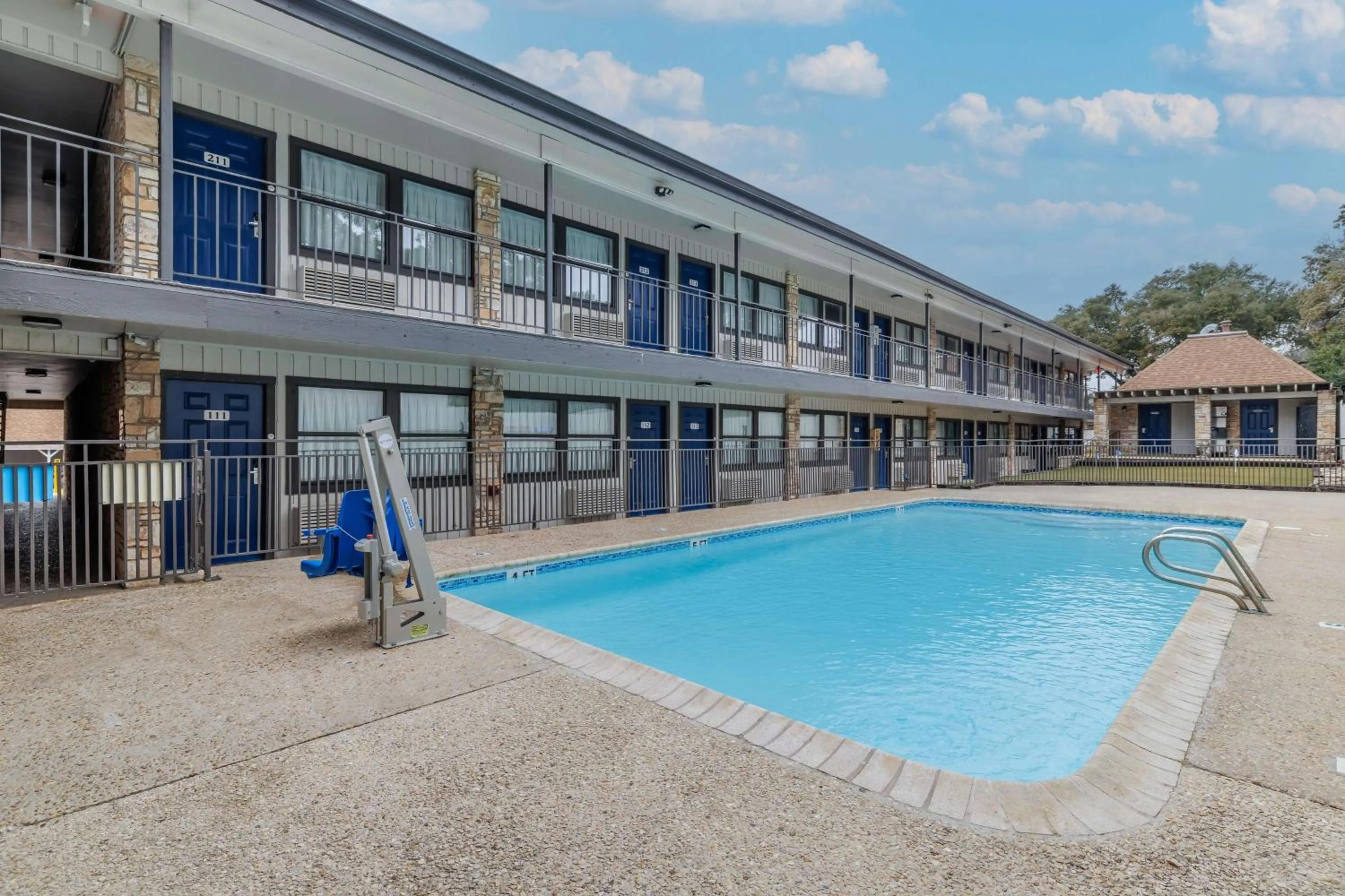 Pool view in Motel 6 Boerne TX