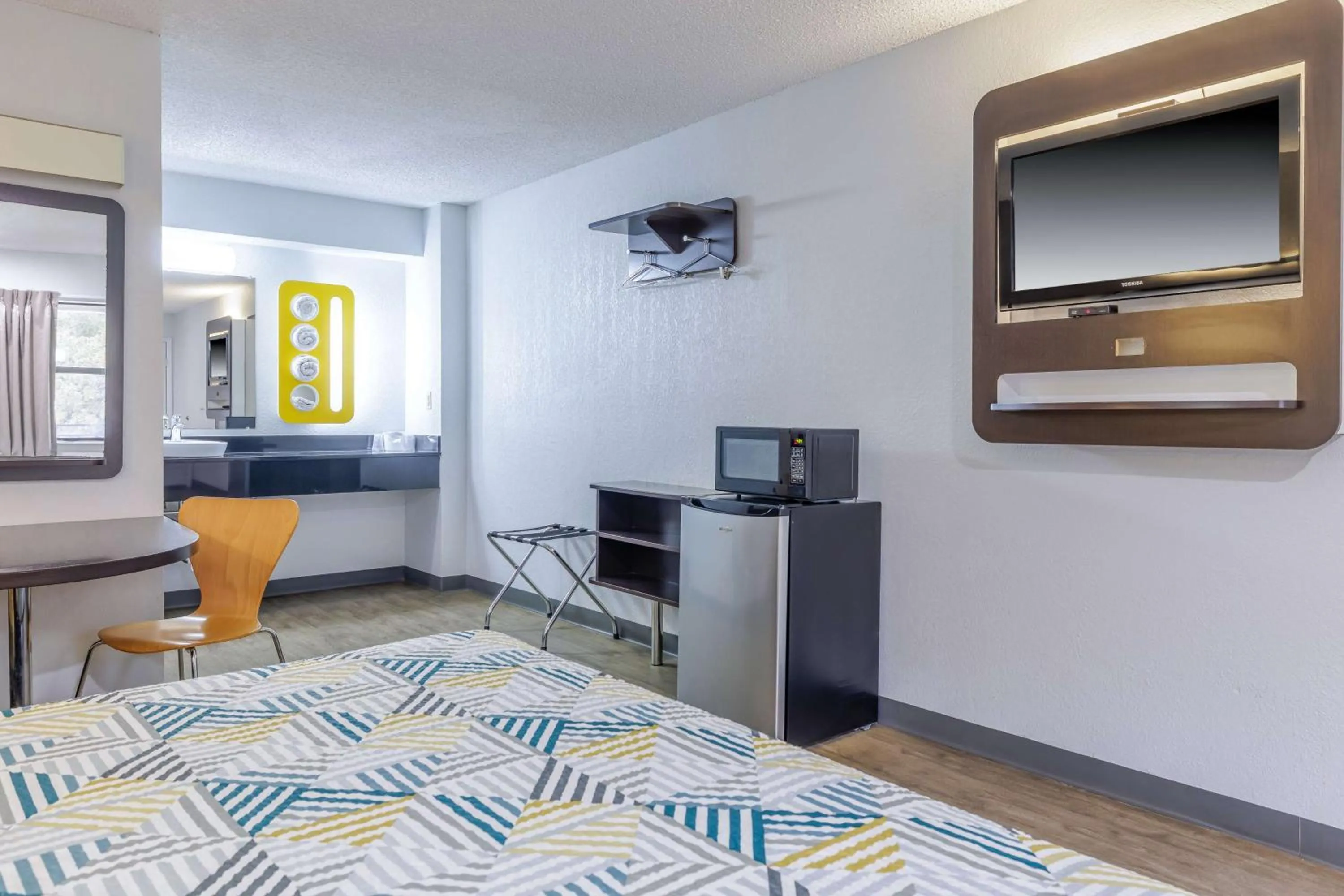 Bedroom, Bed in Motel 6 Boerne TX