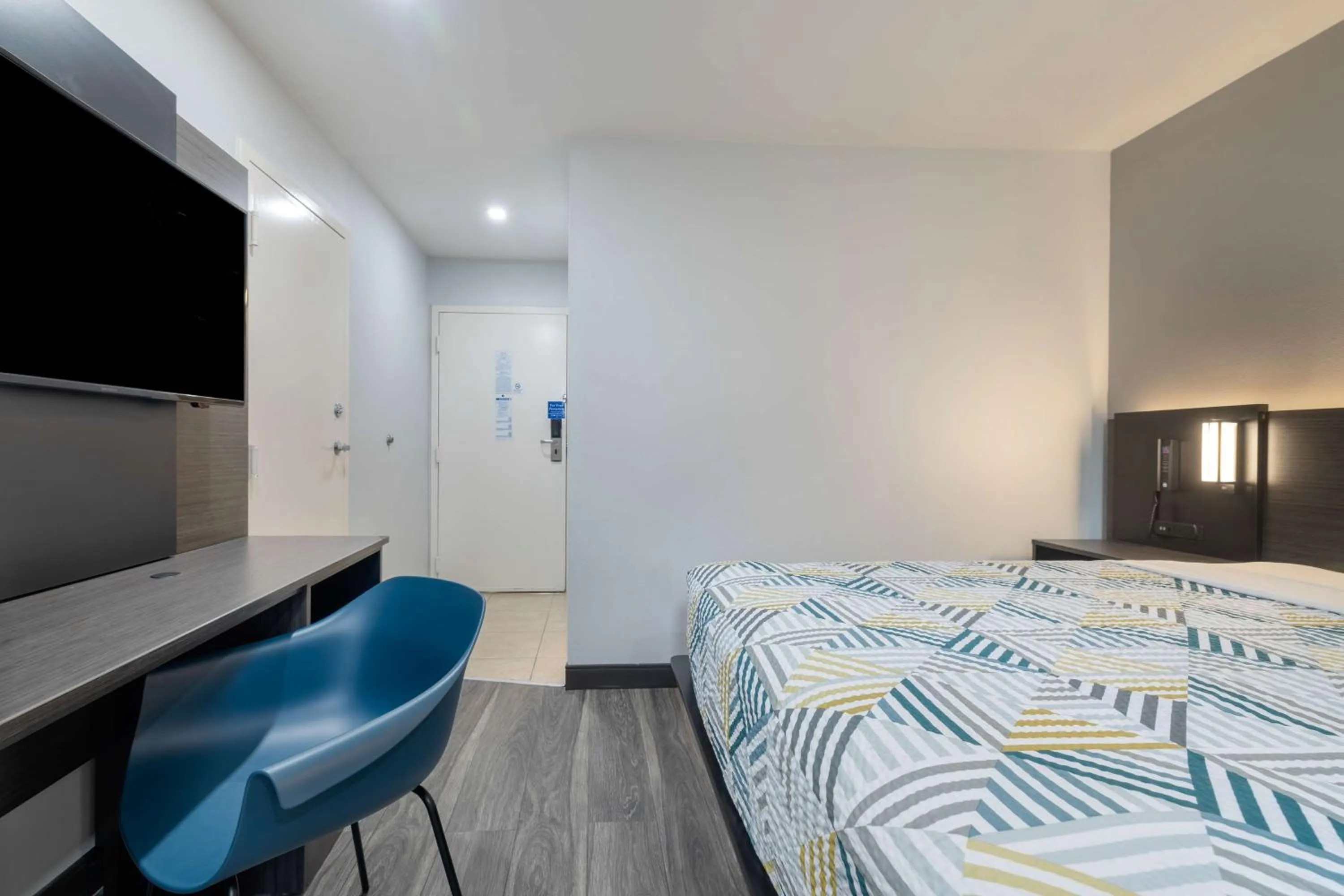 Bedroom, Bed in Motel 6-McAllen, TX - East