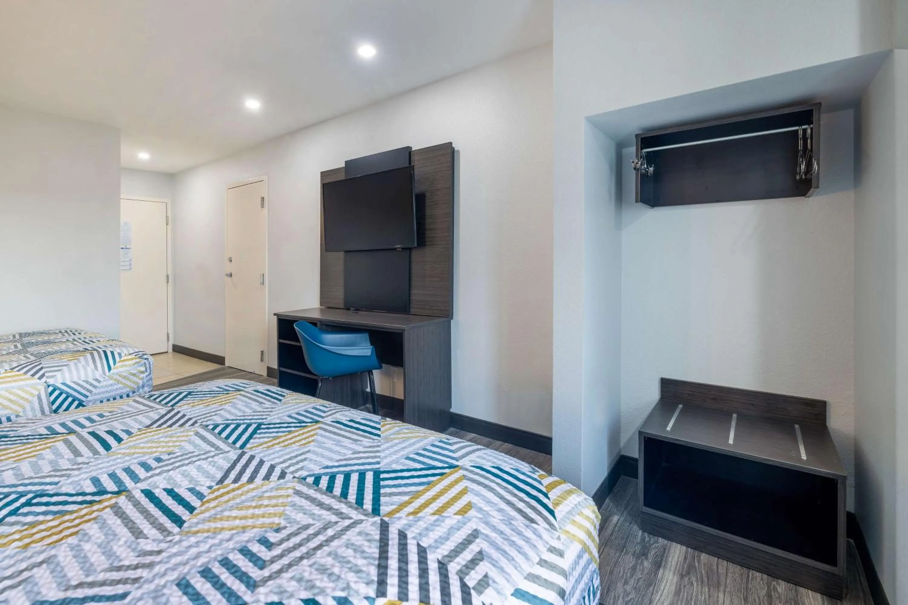 Bedroom, Bed in Motel 6-McAllen, TX - East