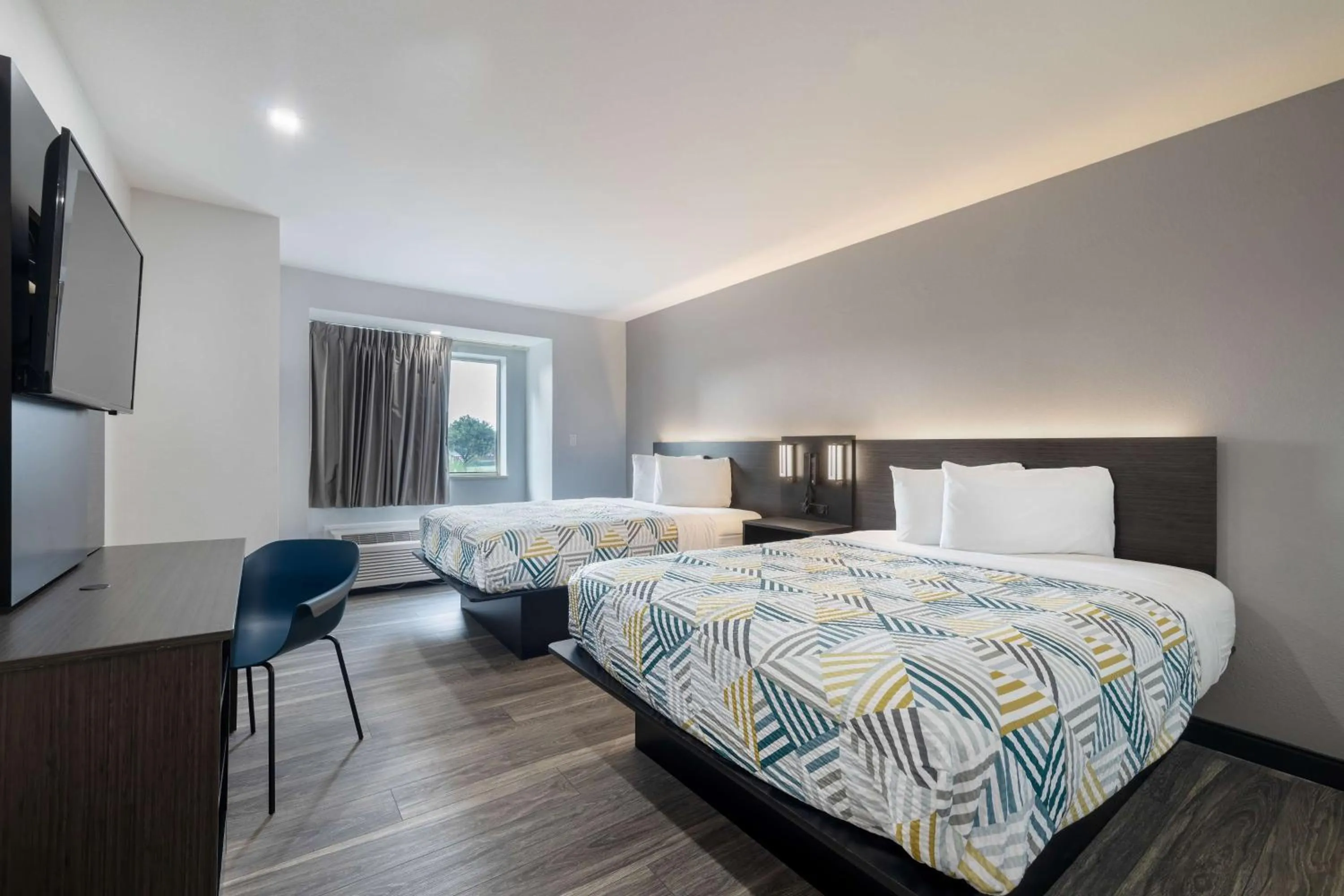 Bedroom, Bed in Motel 6-McAllen, TX - East