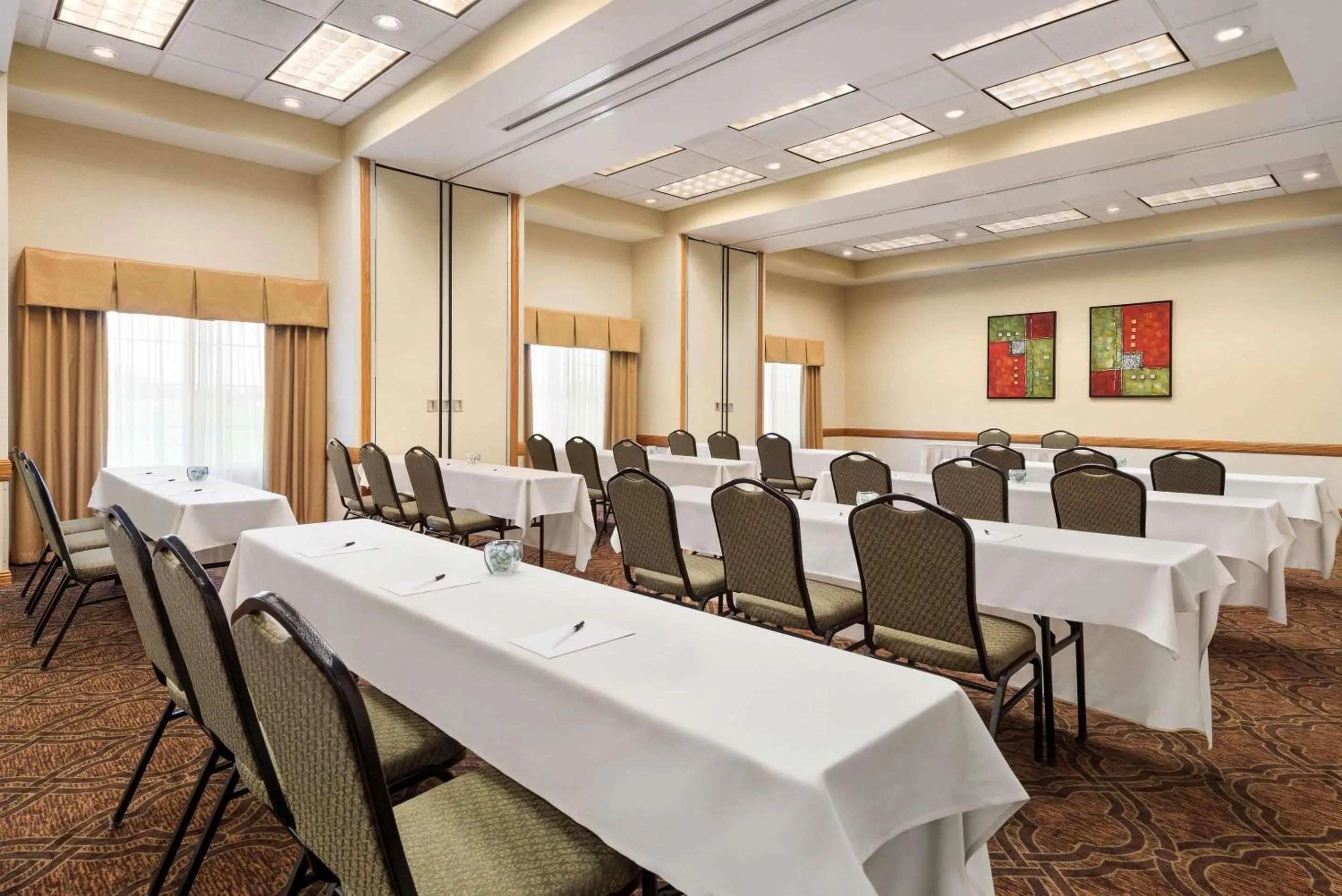 Meeting/conference room in Country Inn & Suites by Radisson, Mankato Hotel and Conference Center, MN