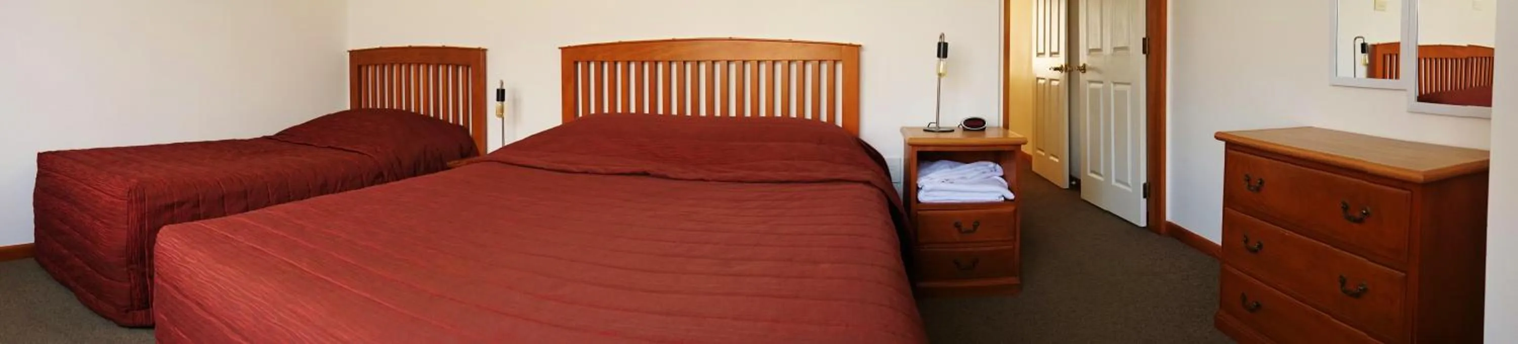 Bed in The Esplanade Motel & Conference Centre