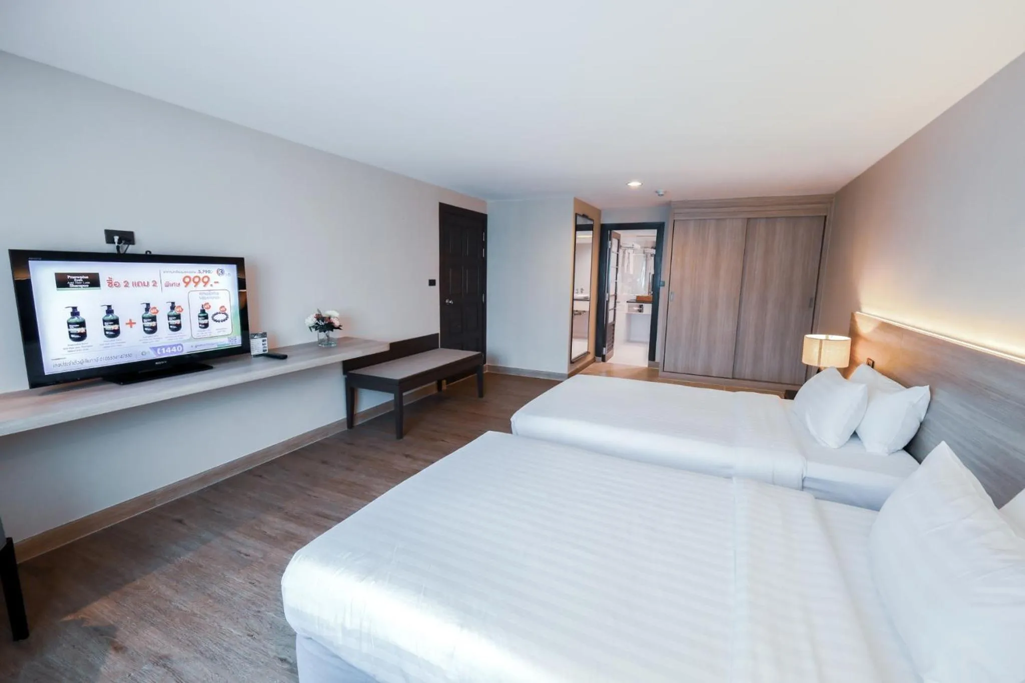 Bed in Alpine Golf Resort Chiang Mai