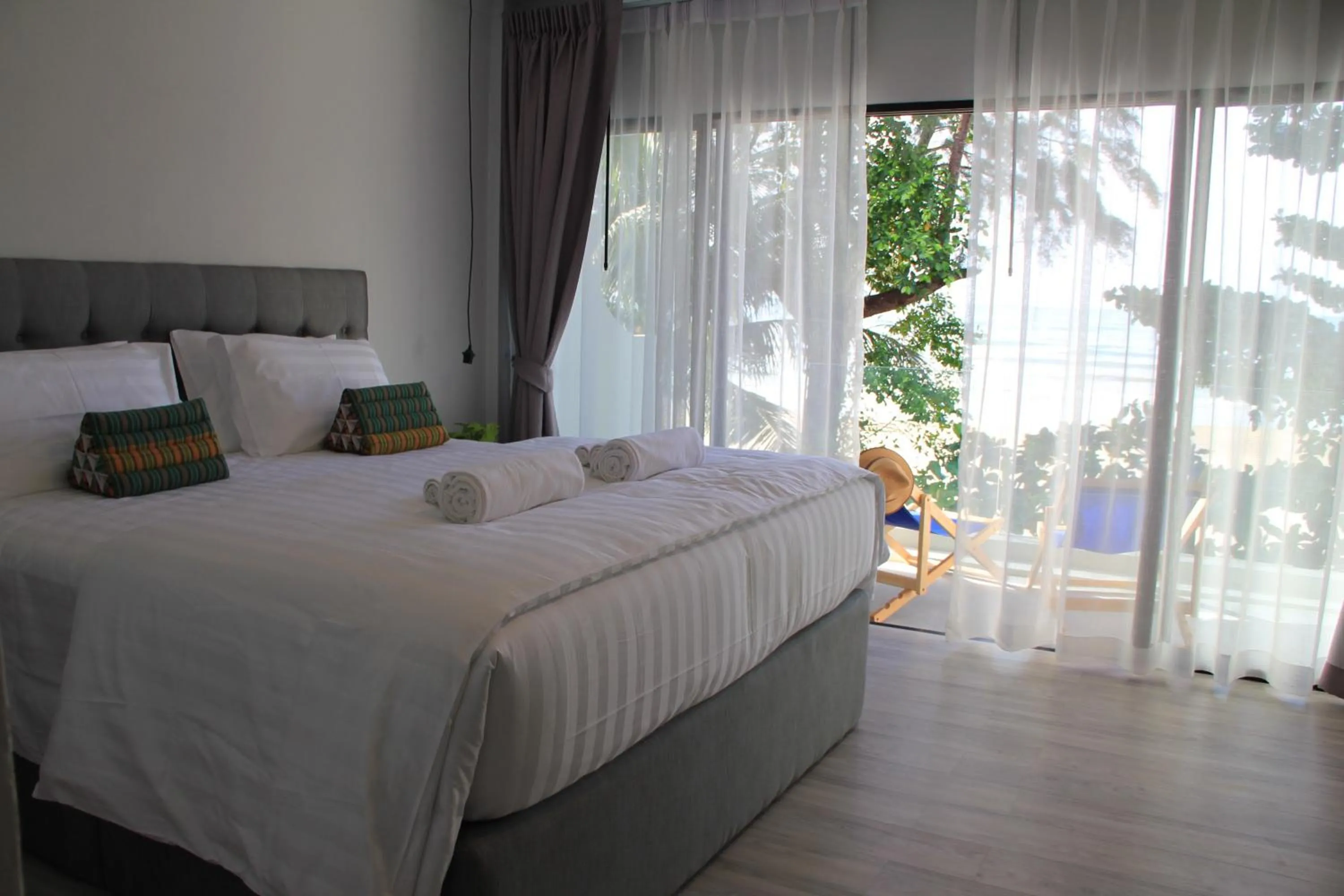 Sea view, Bed in Thai Kamala Beach Front
