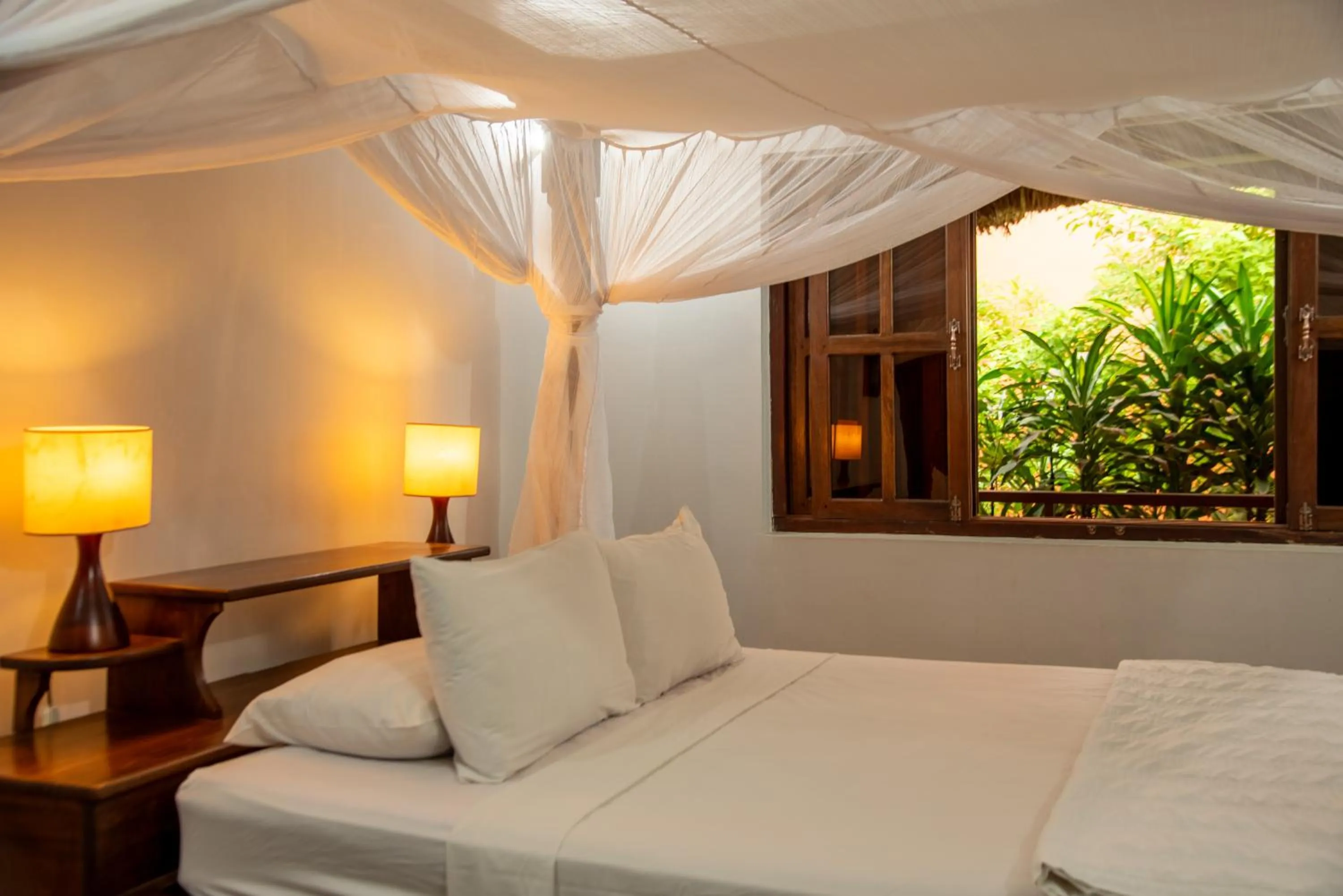 Bedroom, Bed in Full Moon Beach Resort