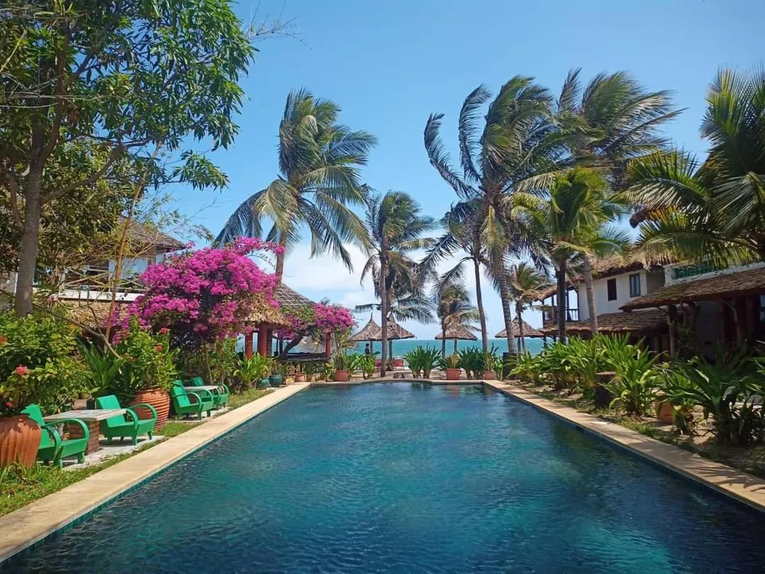 Swimming pool in Full Moon Beach Resort