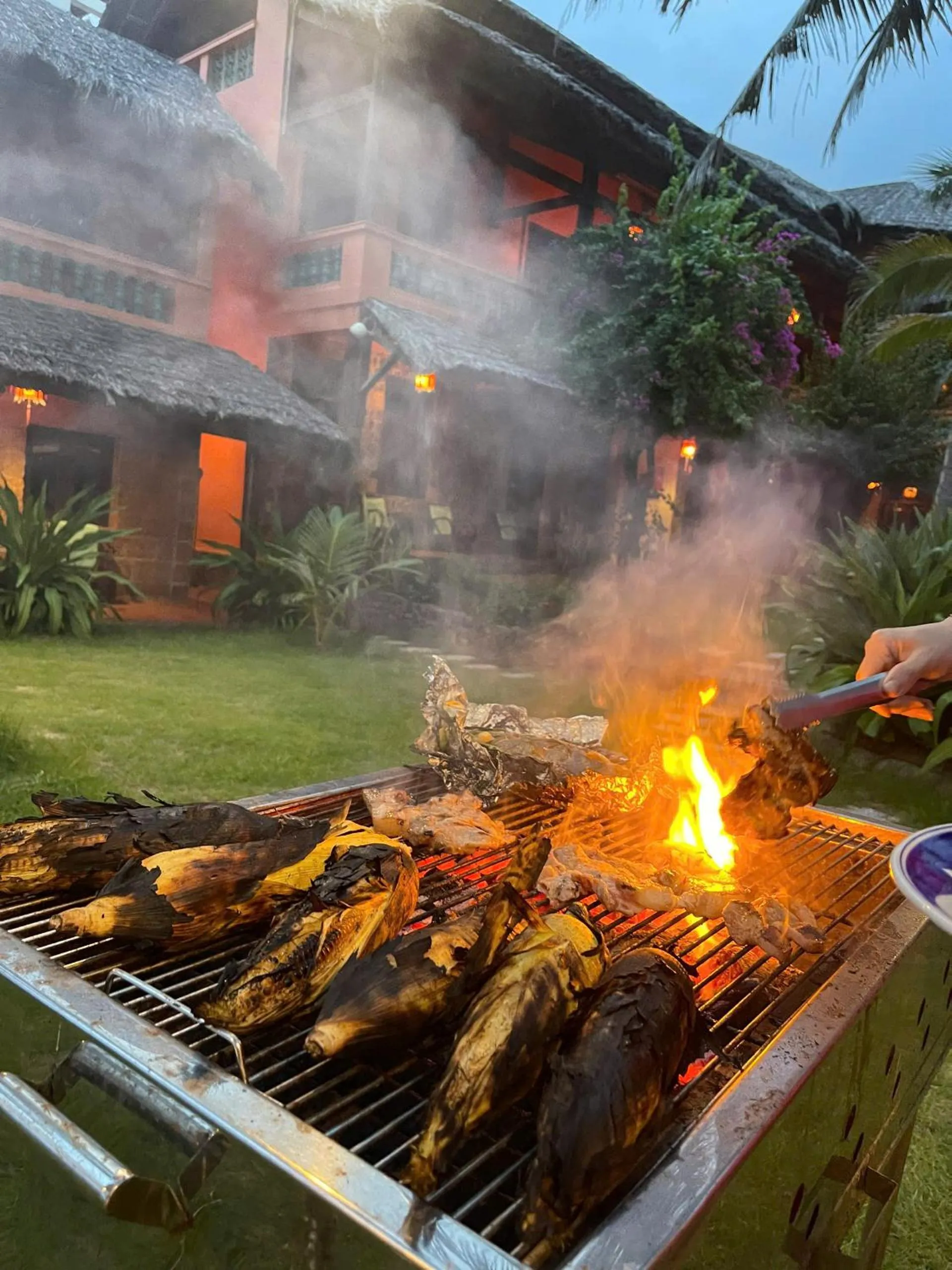 Restaurant/places to eat in Full Moon Beach Resort