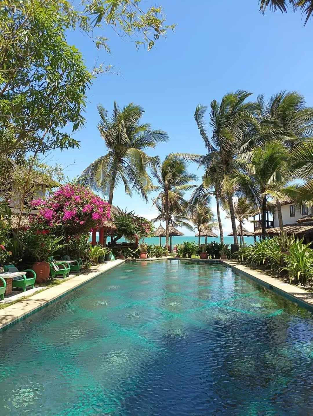 Swimming pool in Full Moon Beach Resort