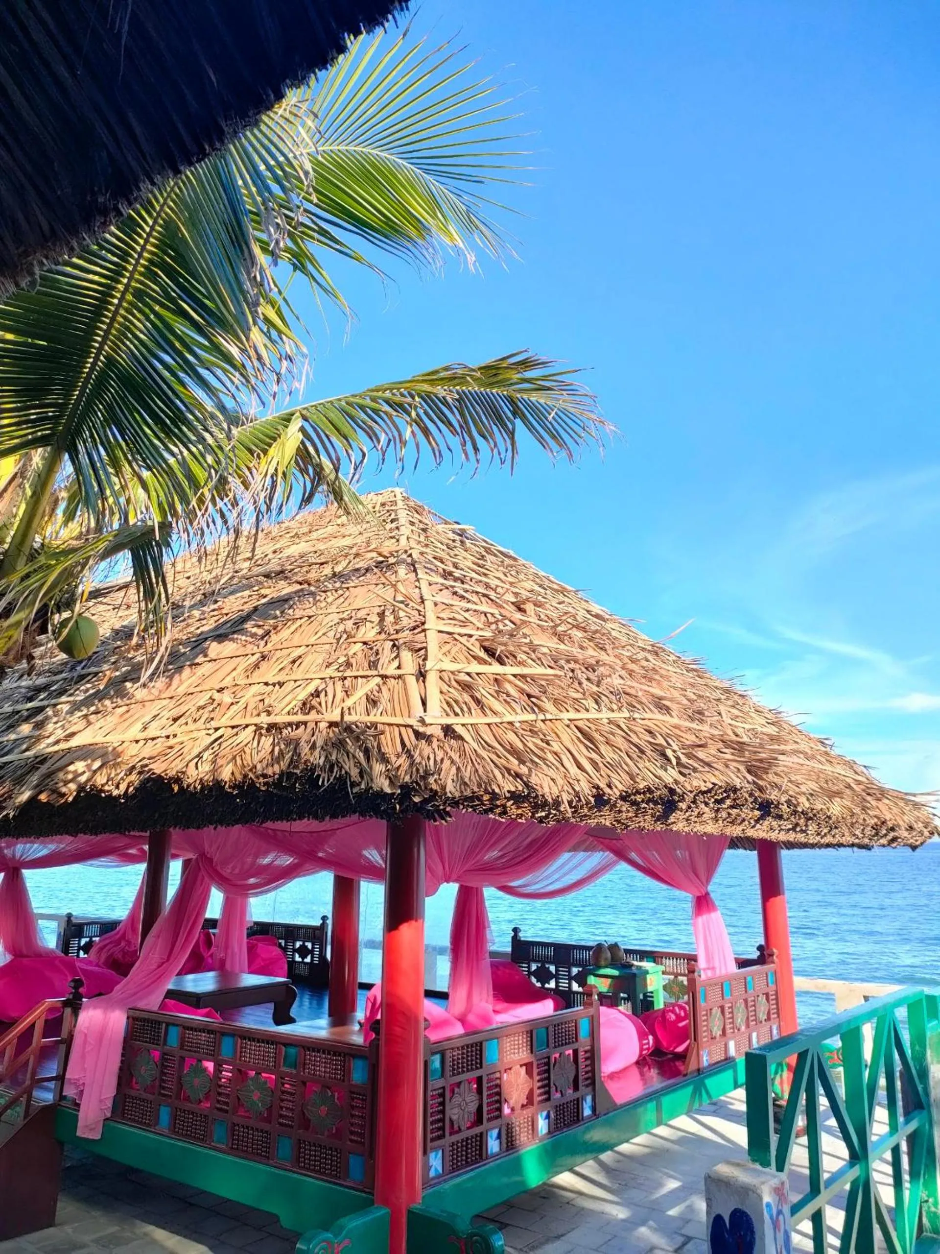 Restaurant/places to eat in Full Moon Beach Resort