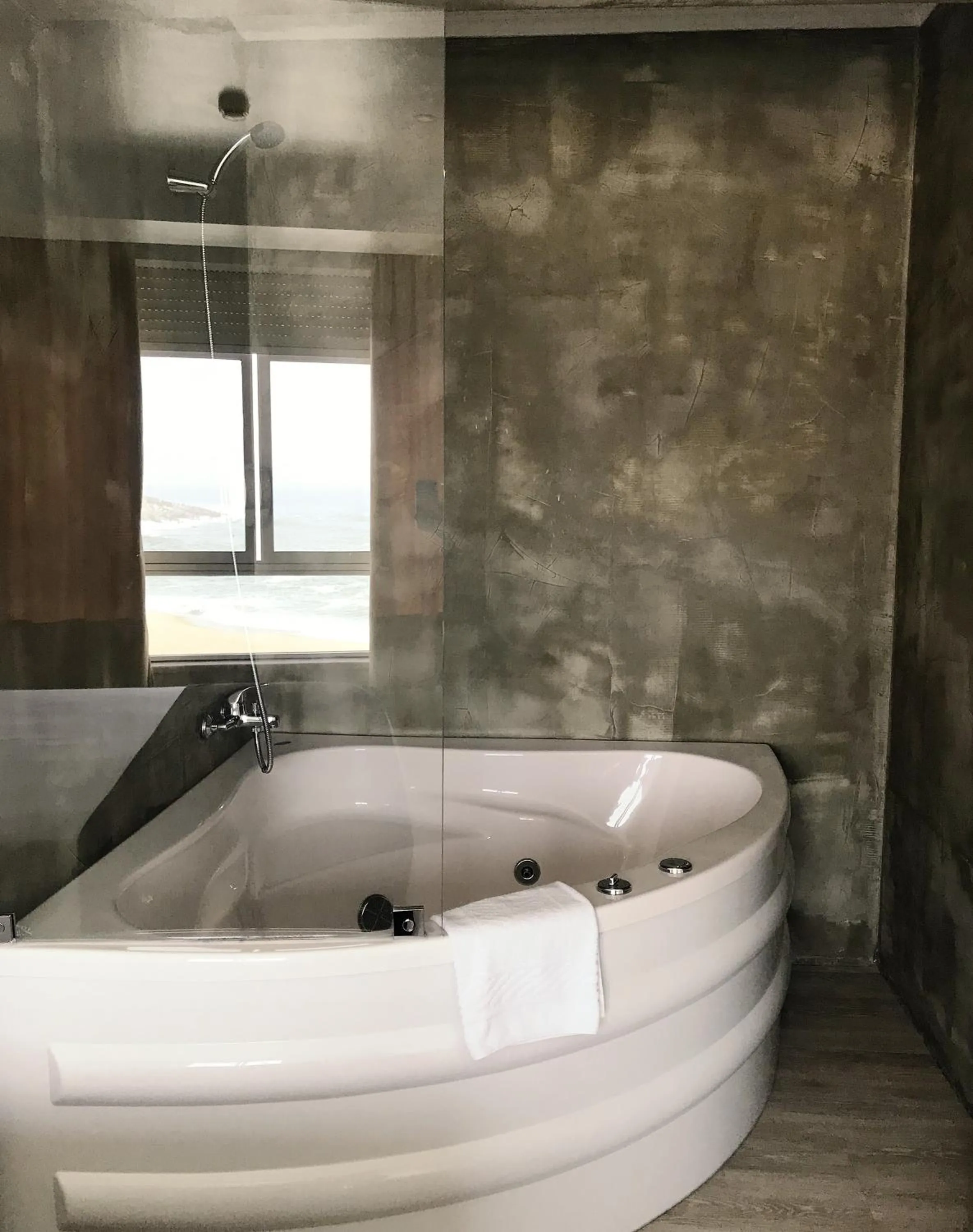 Hot Tub in Promar - Eco Beach & Spa Hotel