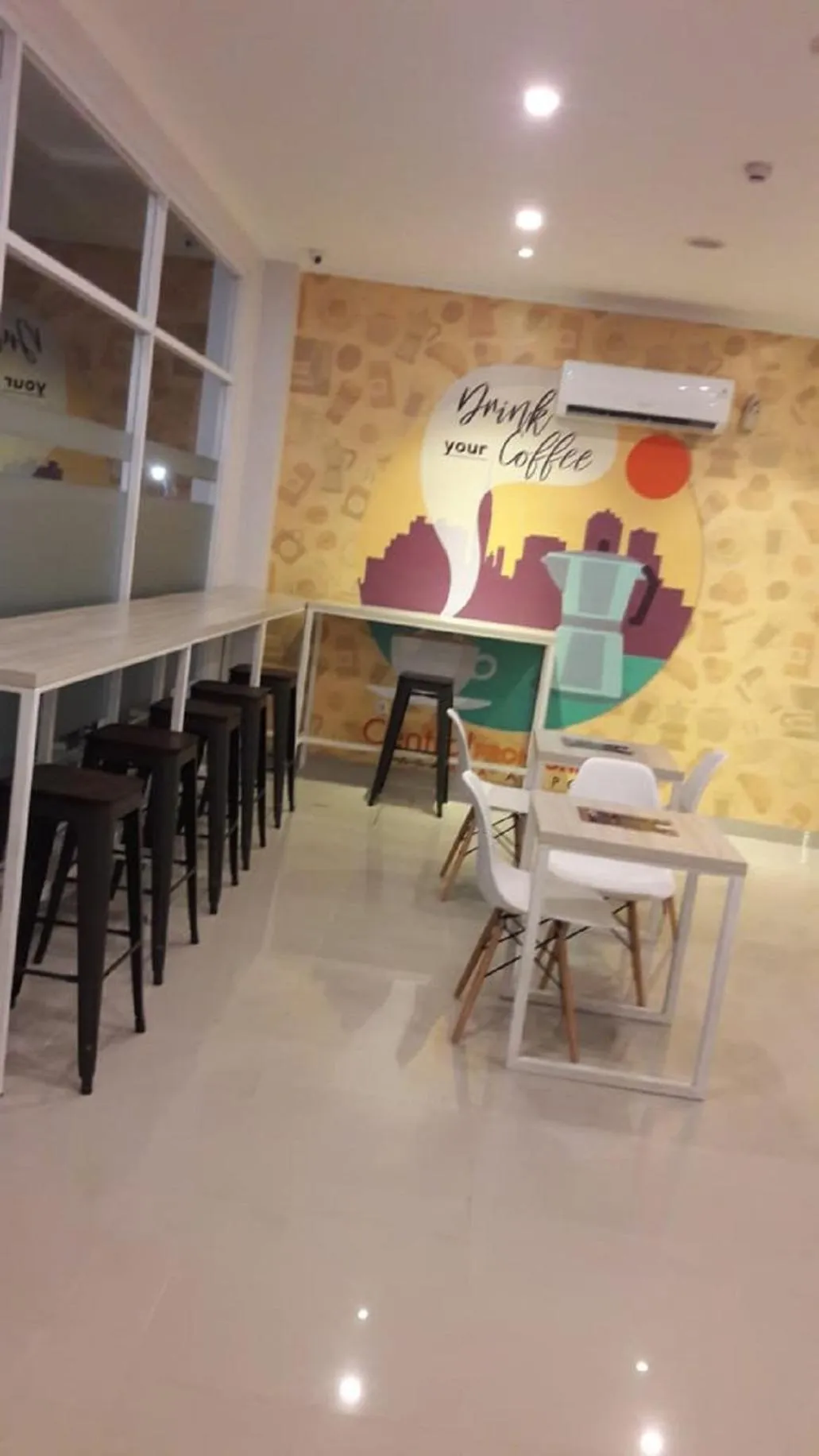 Lobby or reception in Central Front One Inn Jakarta Airport