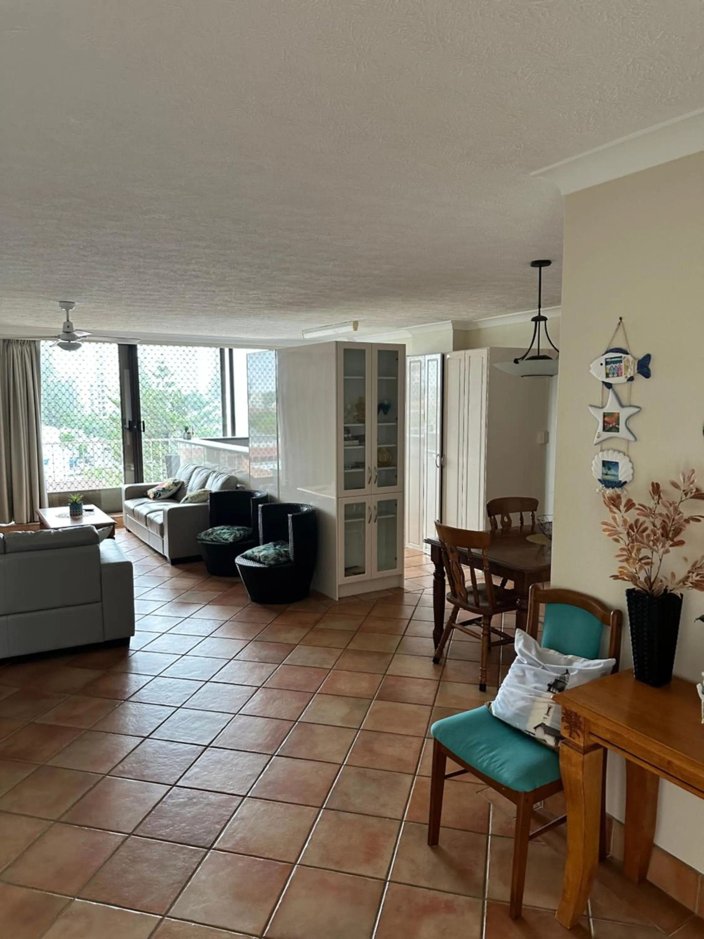 Living room in Queensleigh Holiday Apartments