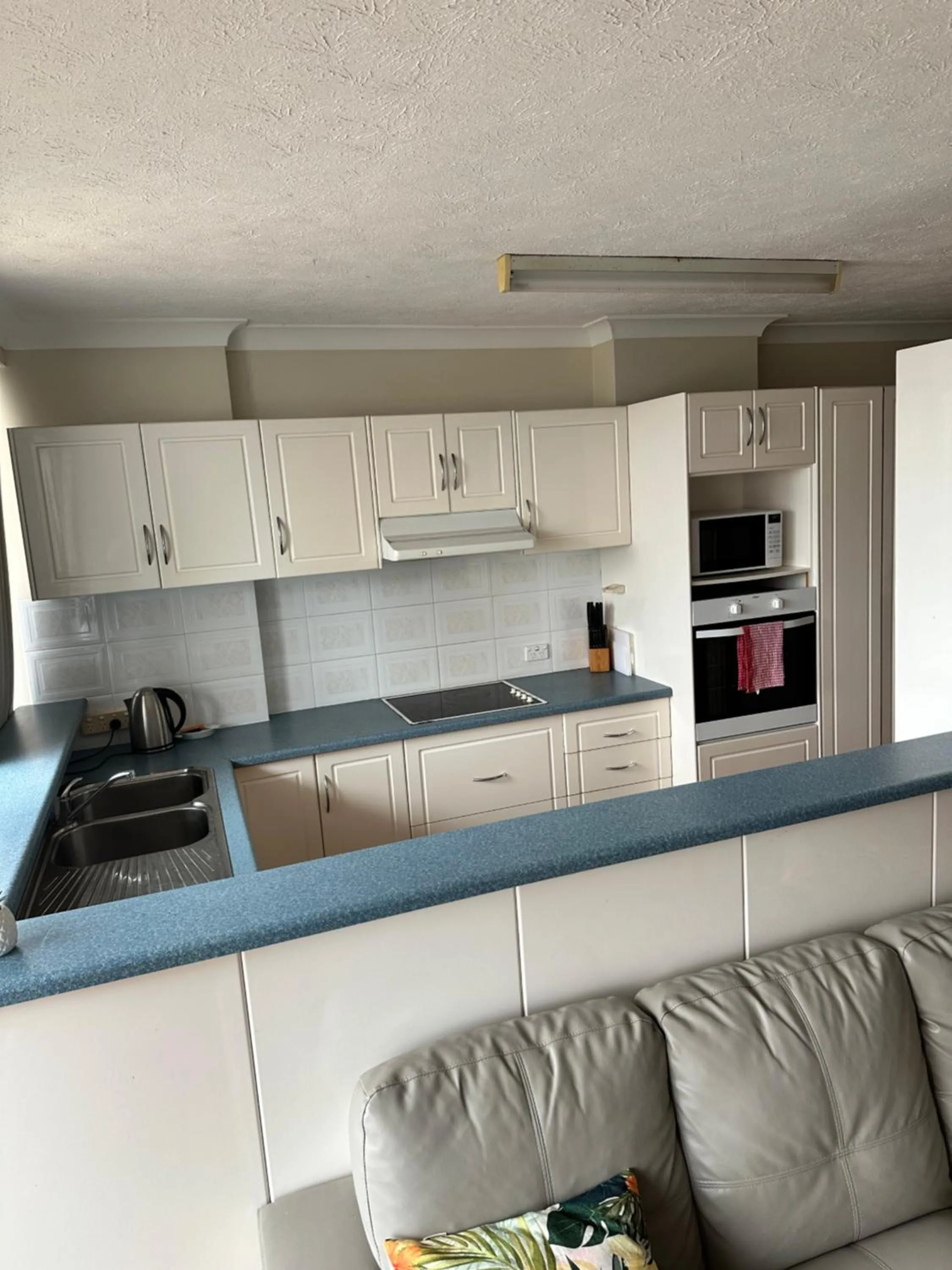 Kitchen or kitchenette in Queensleigh Holiday Apartments