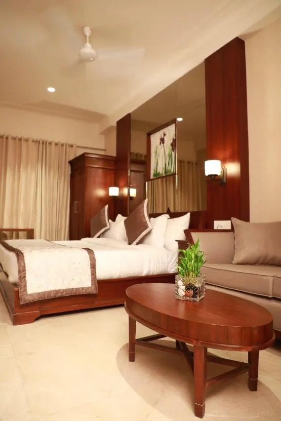 Bedroom in Hotel Golden Tower Near Heritage Street