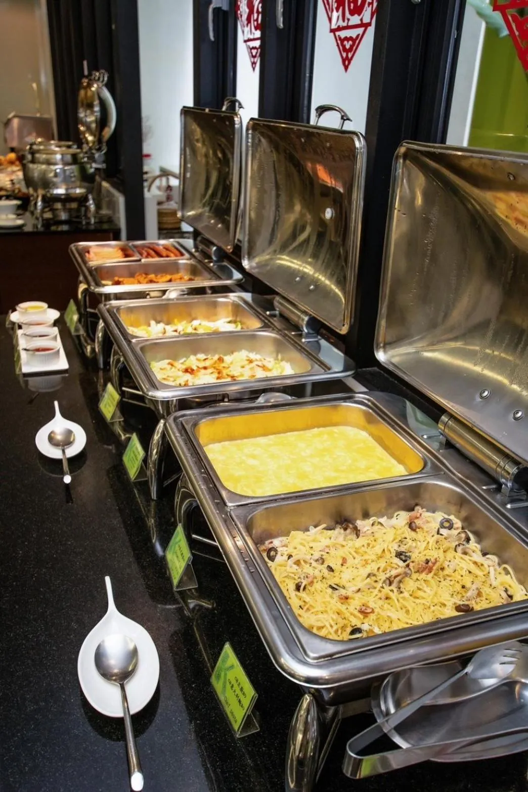 Restaurant/places to eat in Kapok Hotel & Resorts