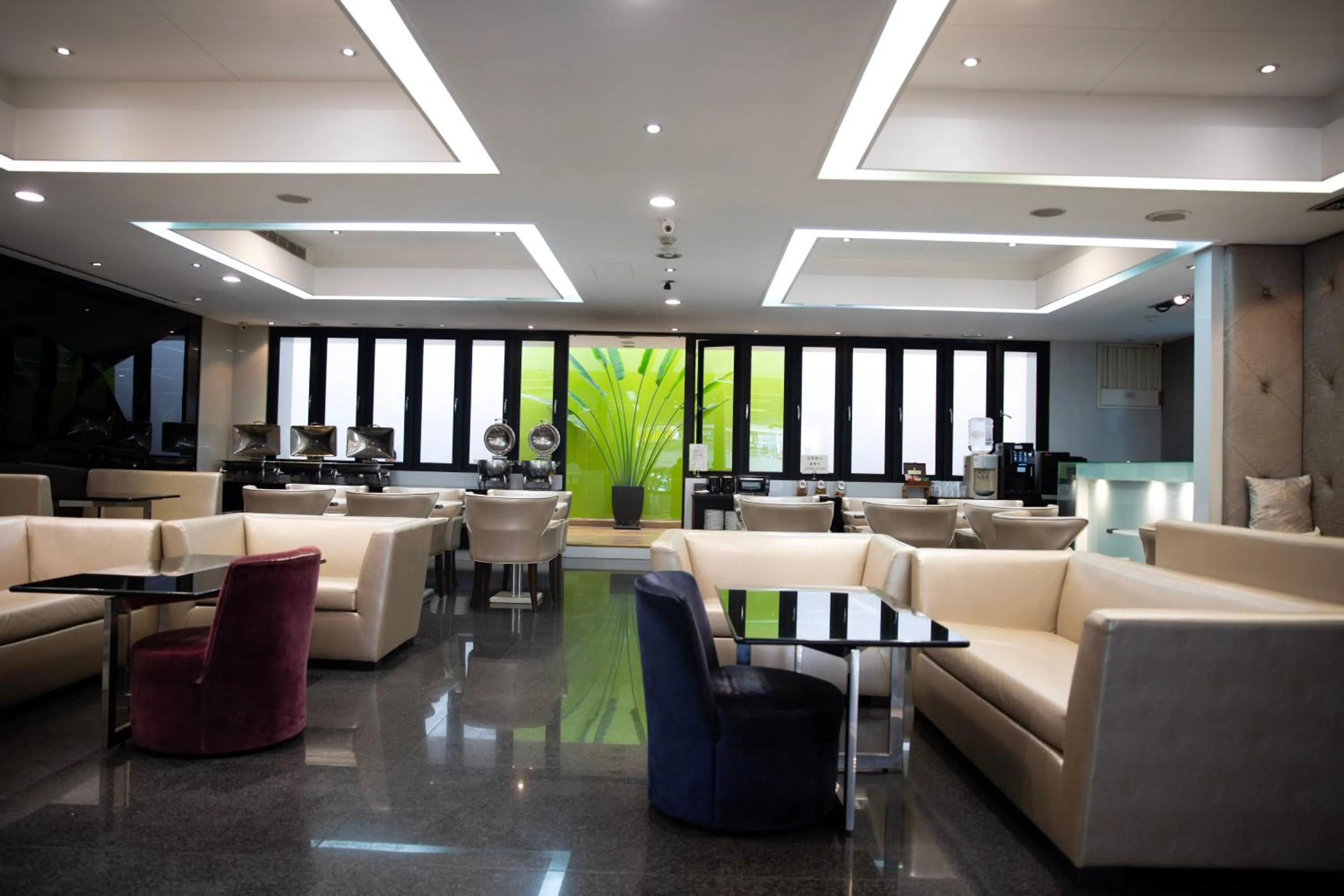 Restaurant/places to eat in Kapok Hotel & Resorts