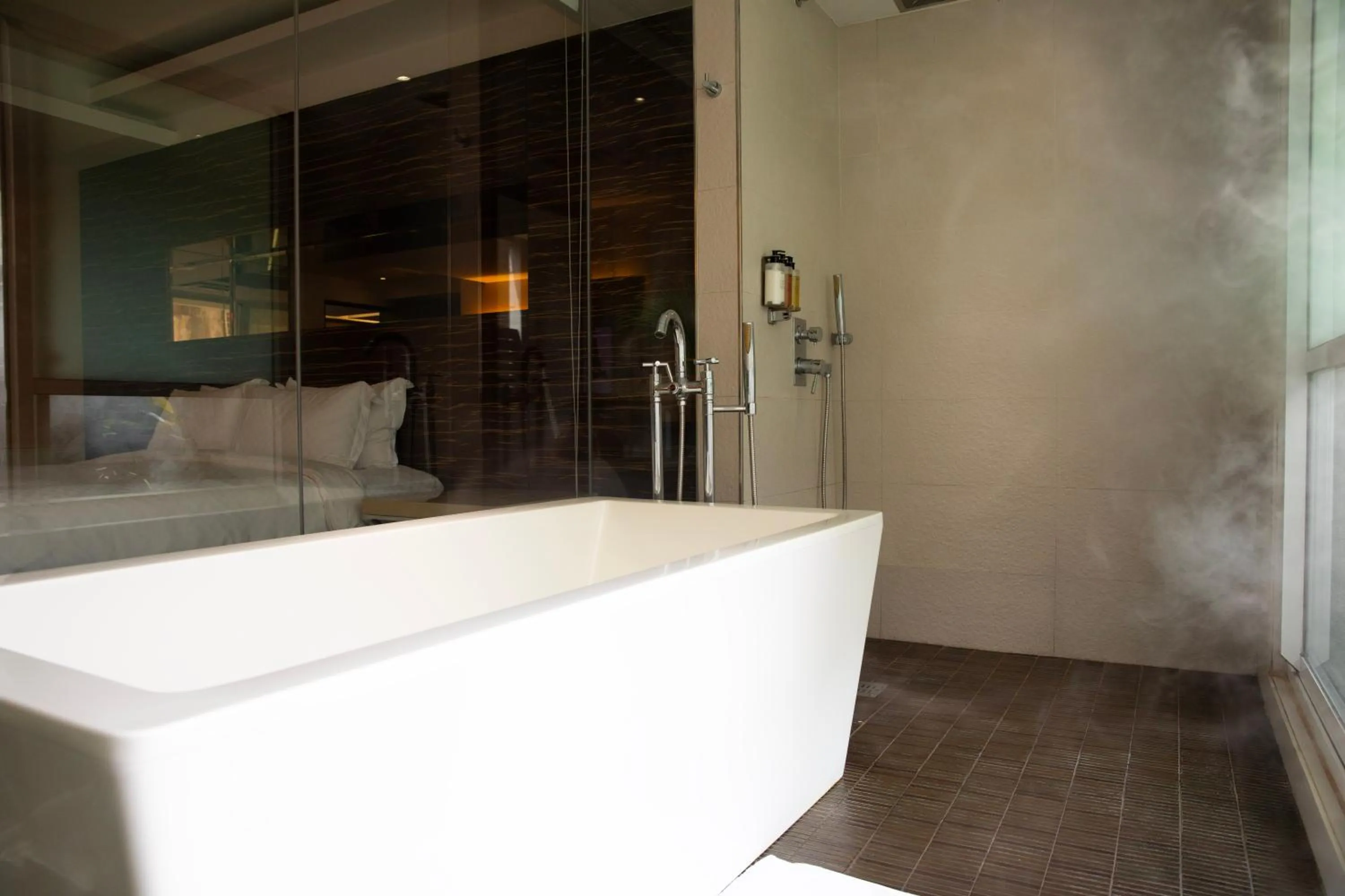 Bath in Kapok Hotel & Resorts