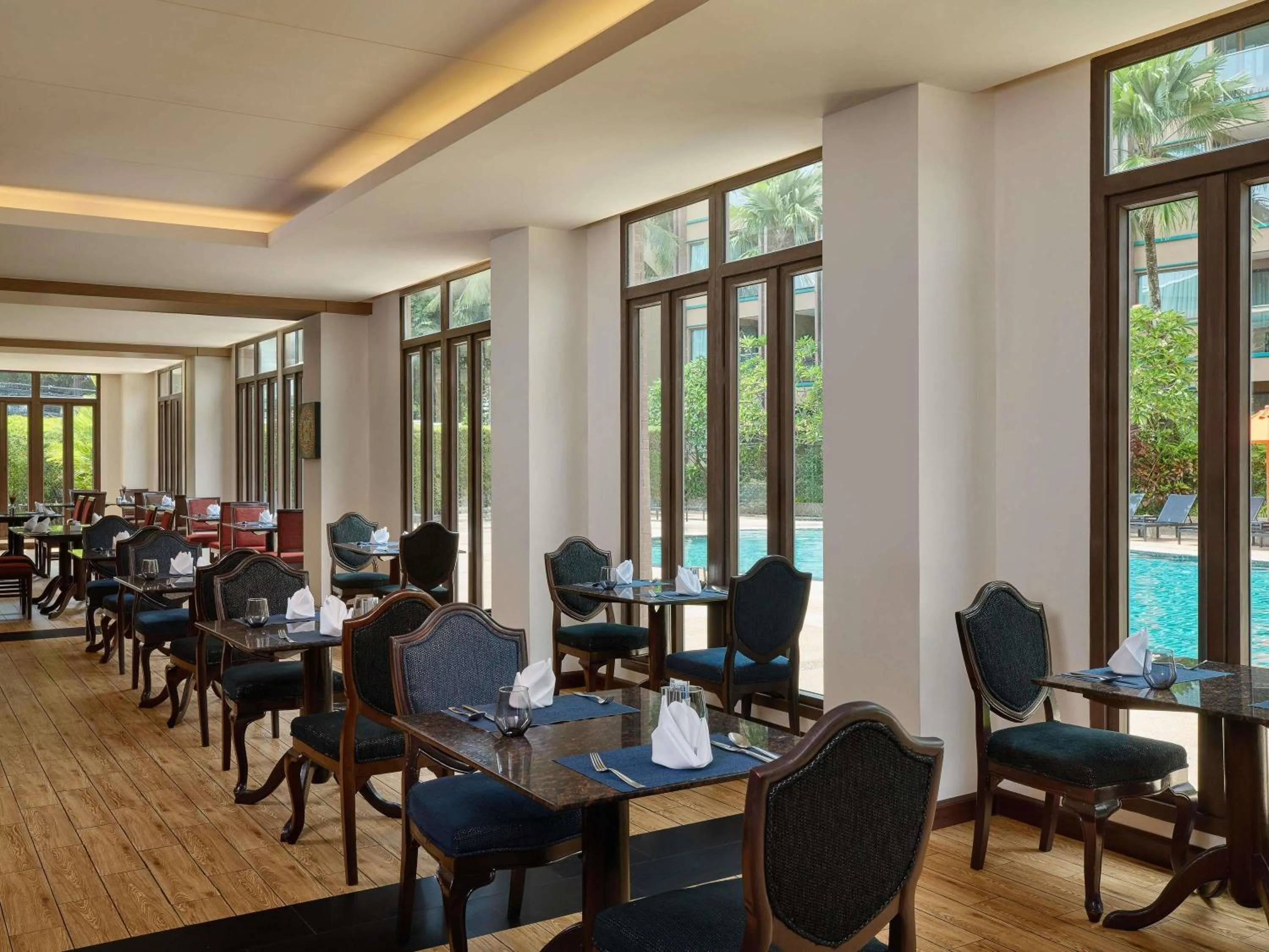 Restaurant/places to eat in Novotel Phuket Vintage Park Resort