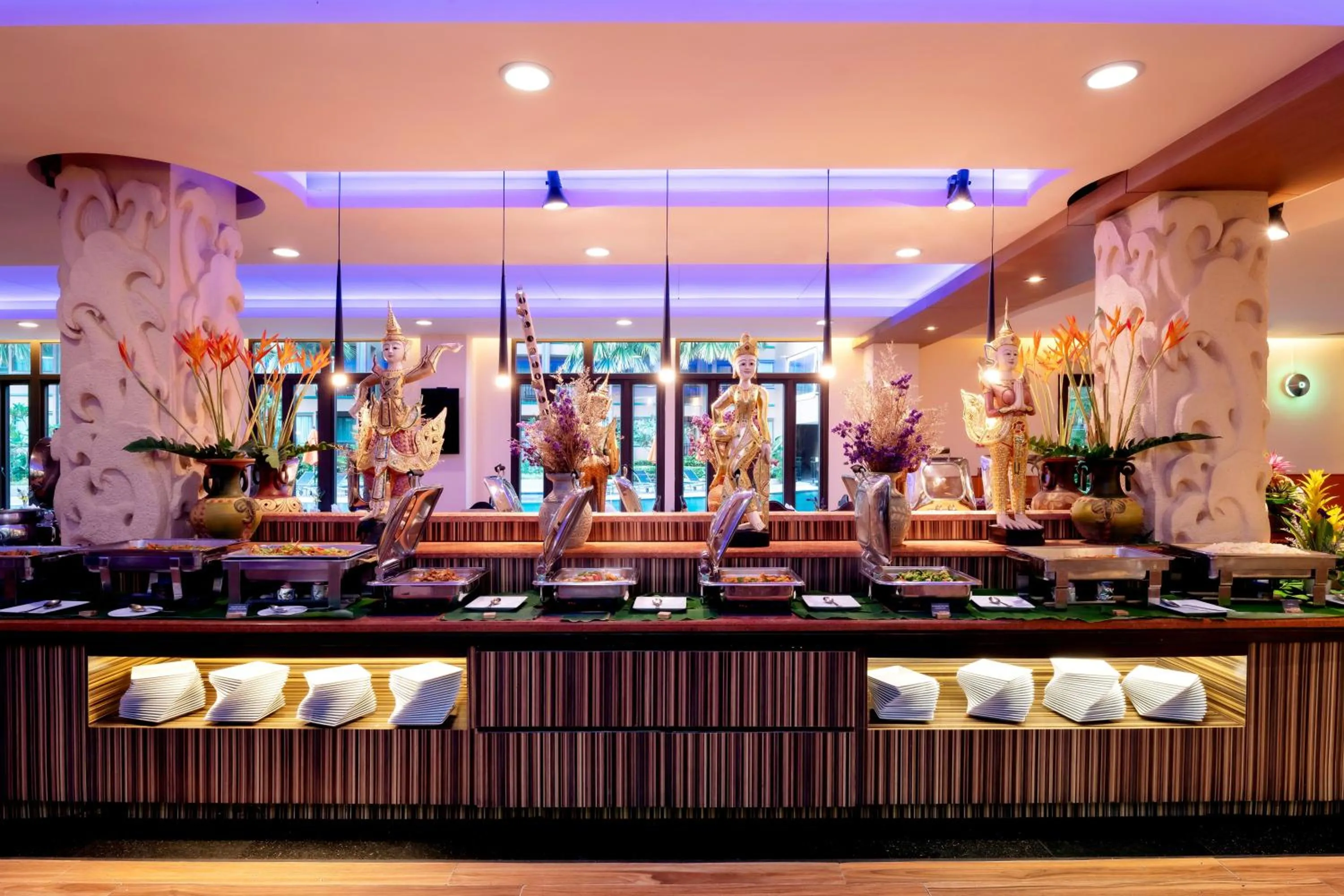 Restaurant/places to eat in Novotel Phuket Vintage Park Resort