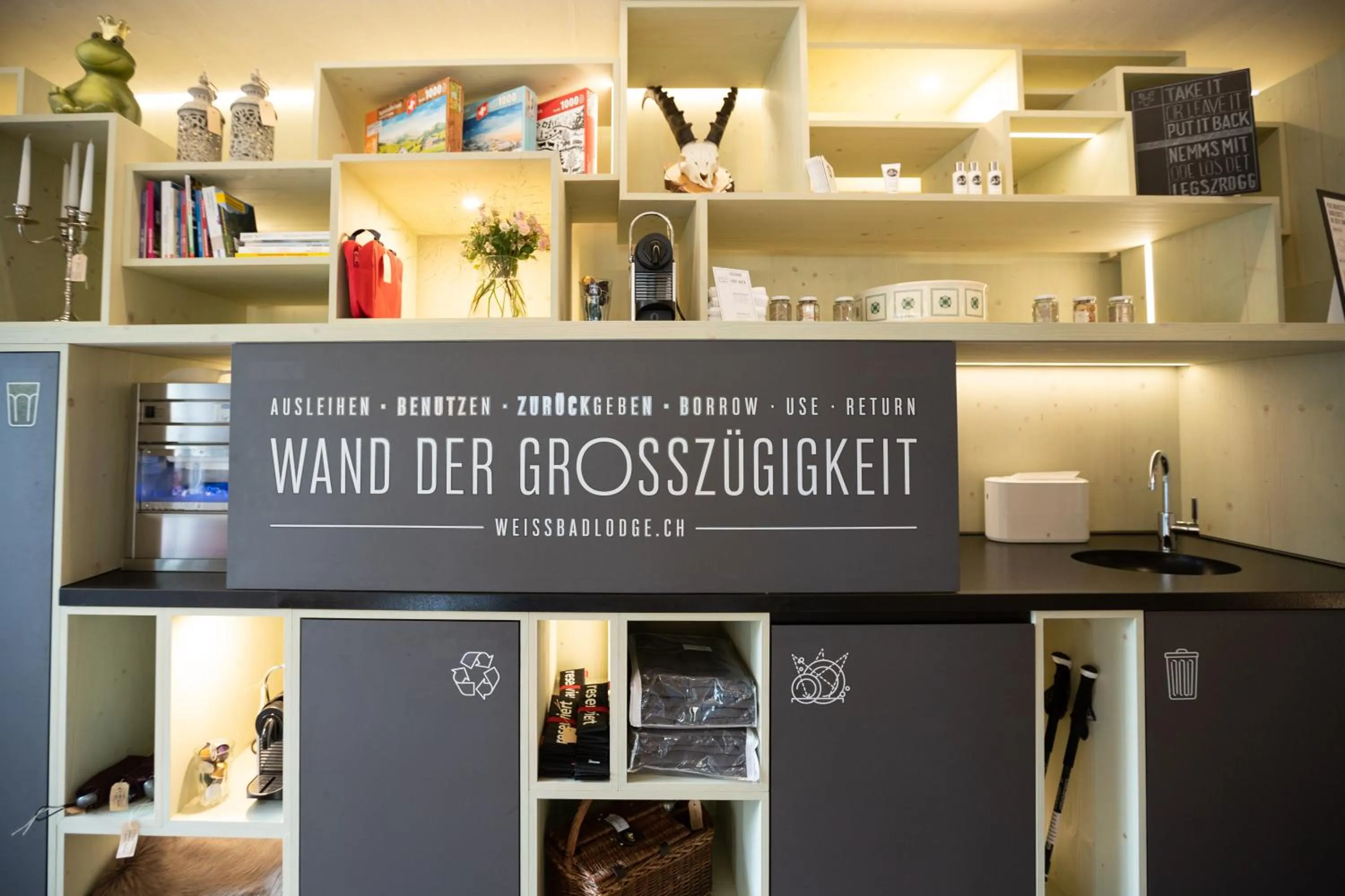 Communal lounge/ TV room in Lodge Hof Weissbad