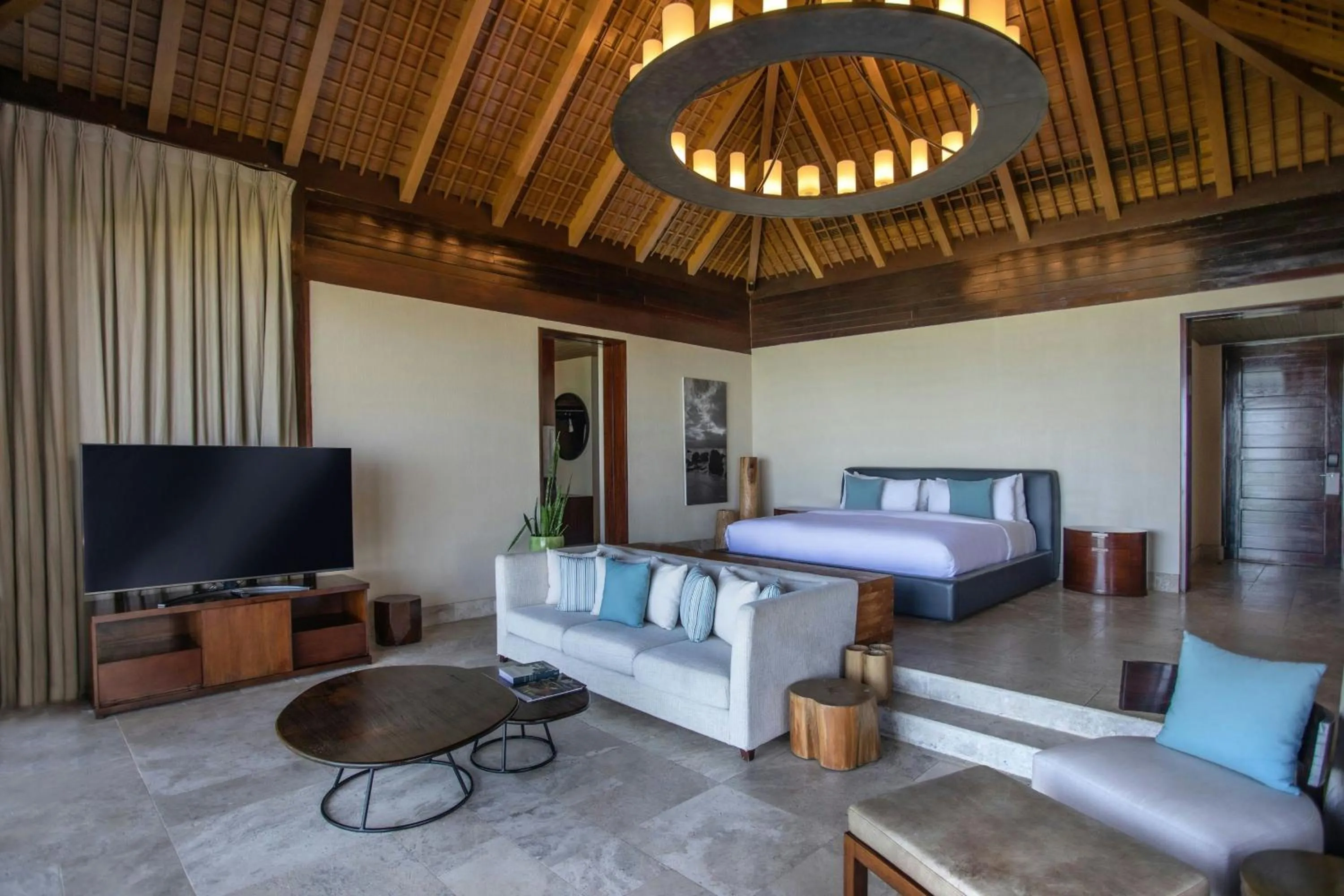 Bedroom, Bed in The St. Regis Le Morne Resort, Mauritius
