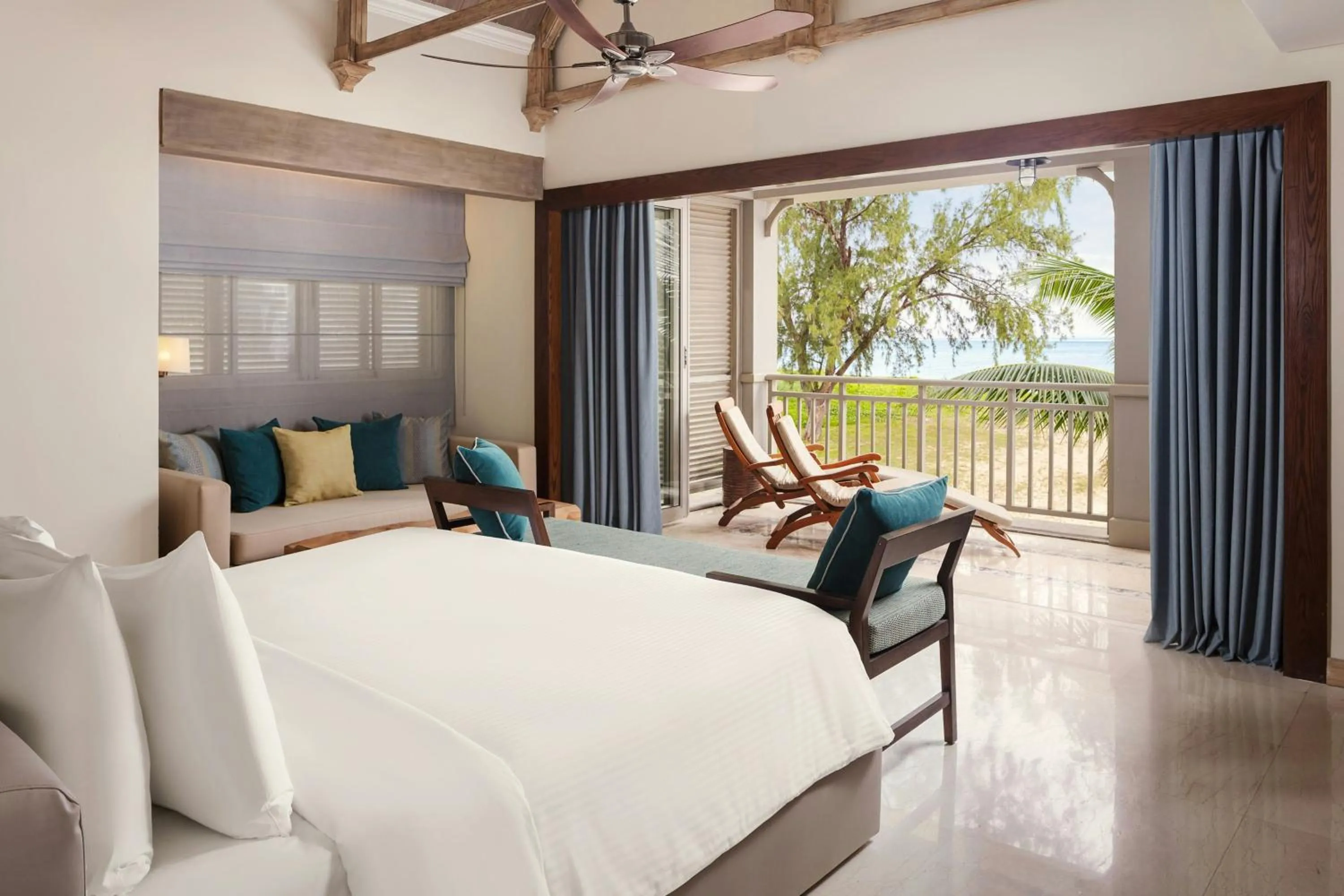Photo of the whole room, Bed in The St. Regis Le Morne Resort, Mauritius