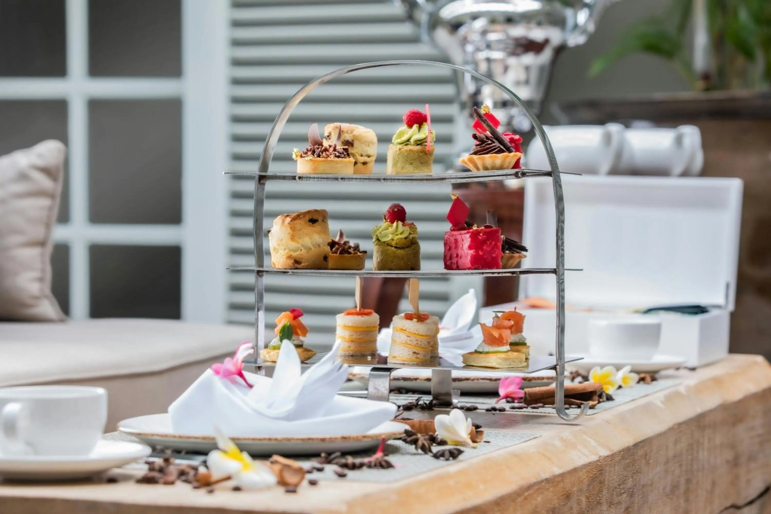 Restaurant/places to eat in The St. Regis Le Morne Resort, Mauritius