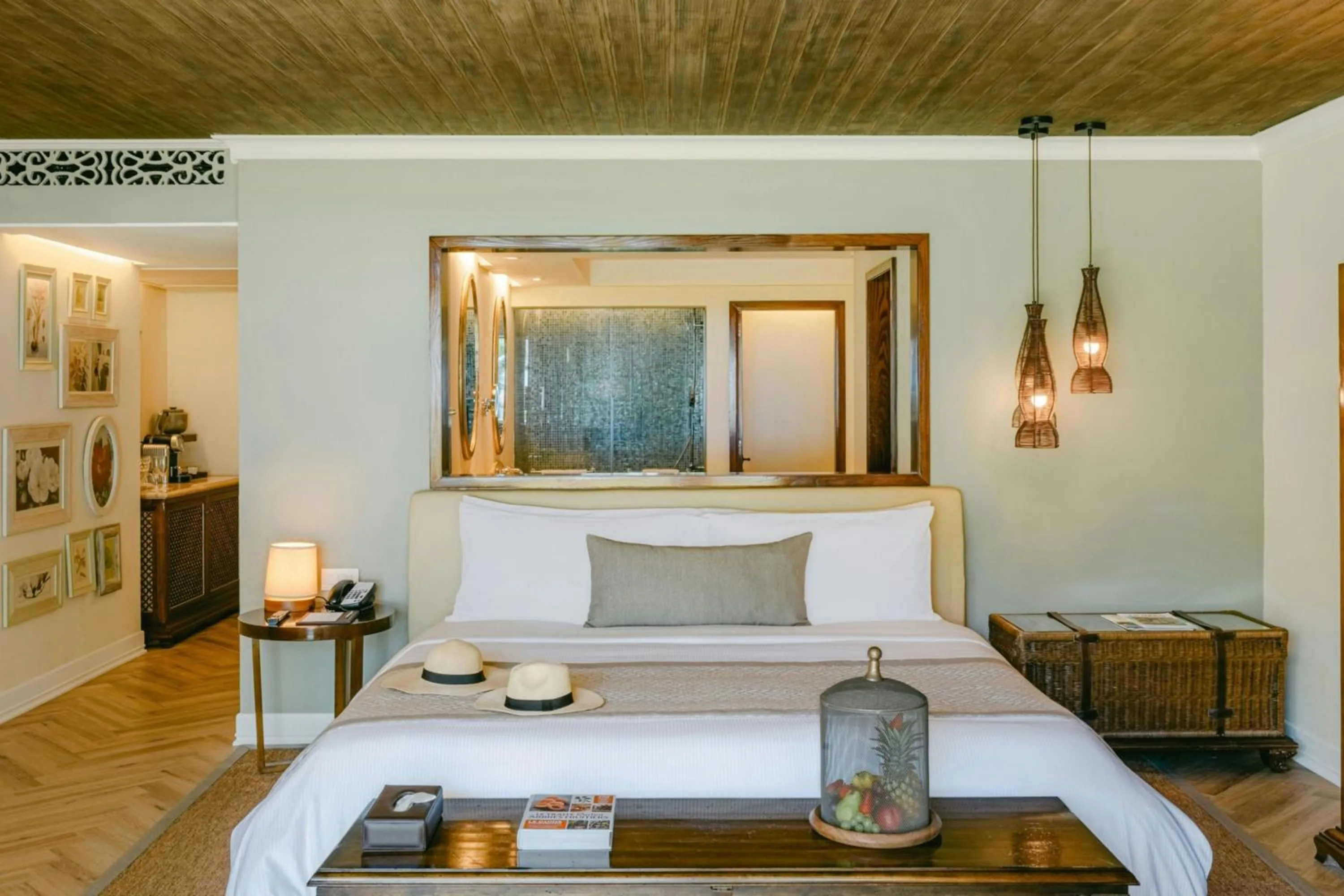 Bedroom, Bed in The St. Regis Le Morne Resort, Mauritius