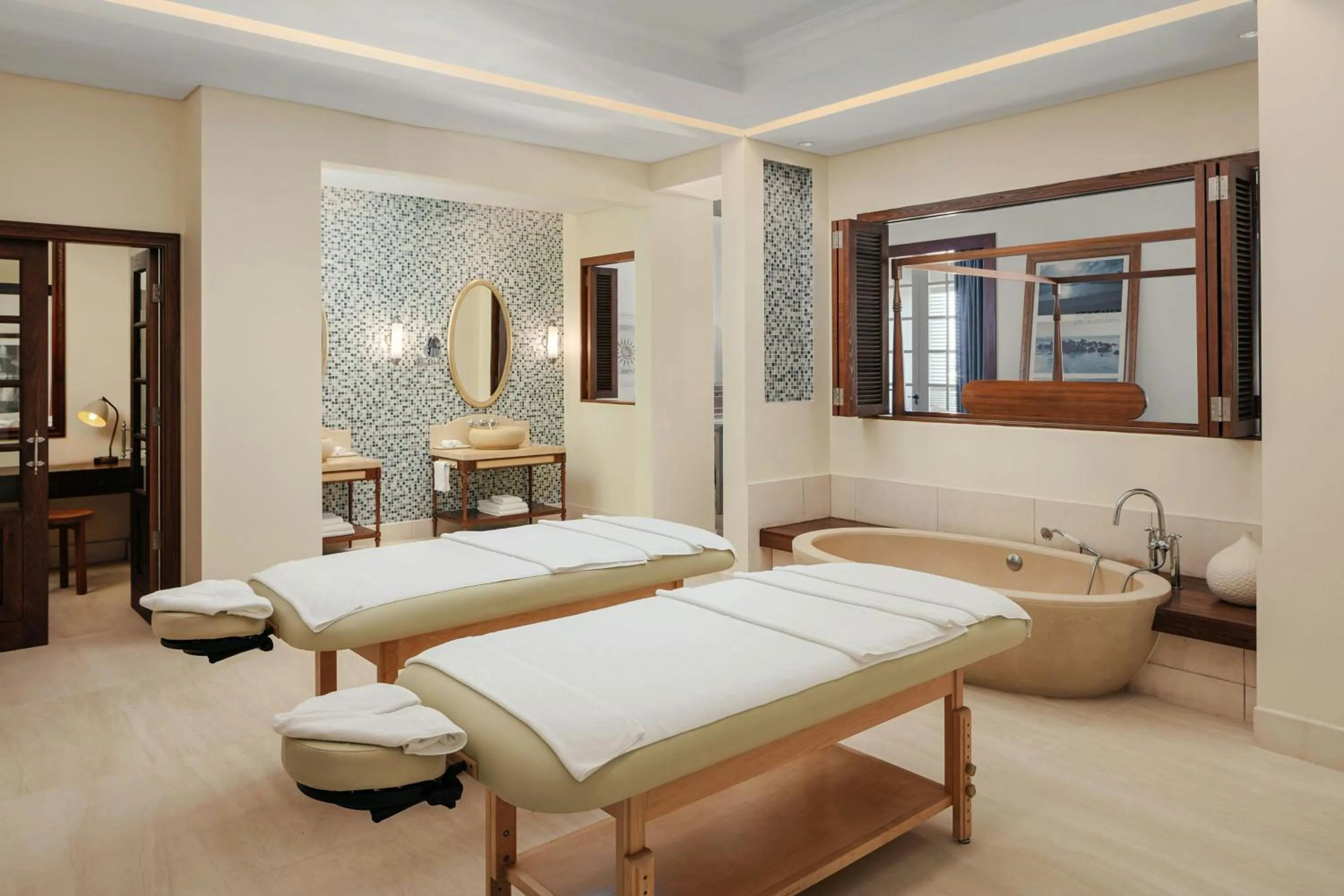 Photo of the whole room, Bed in JW Marriott Mauritius Resort